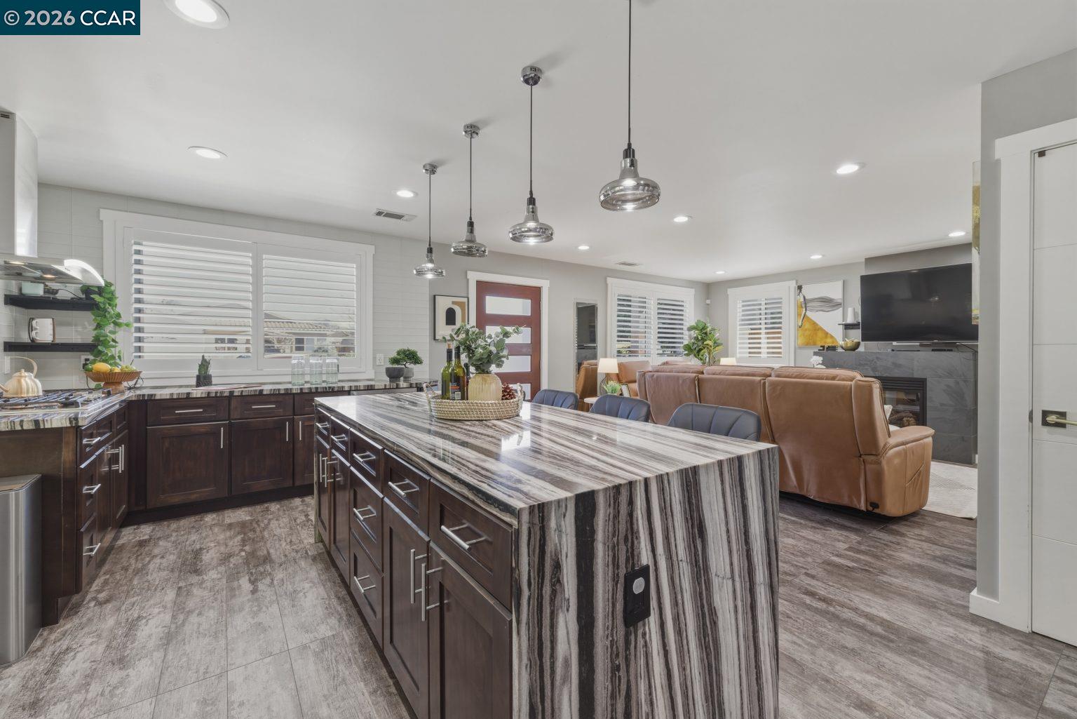 Detail Gallery Image 14 of 44 For 625 Bernal Ave, Sunnyvale,  CA 94085 - 3 Beds | 2 Baths