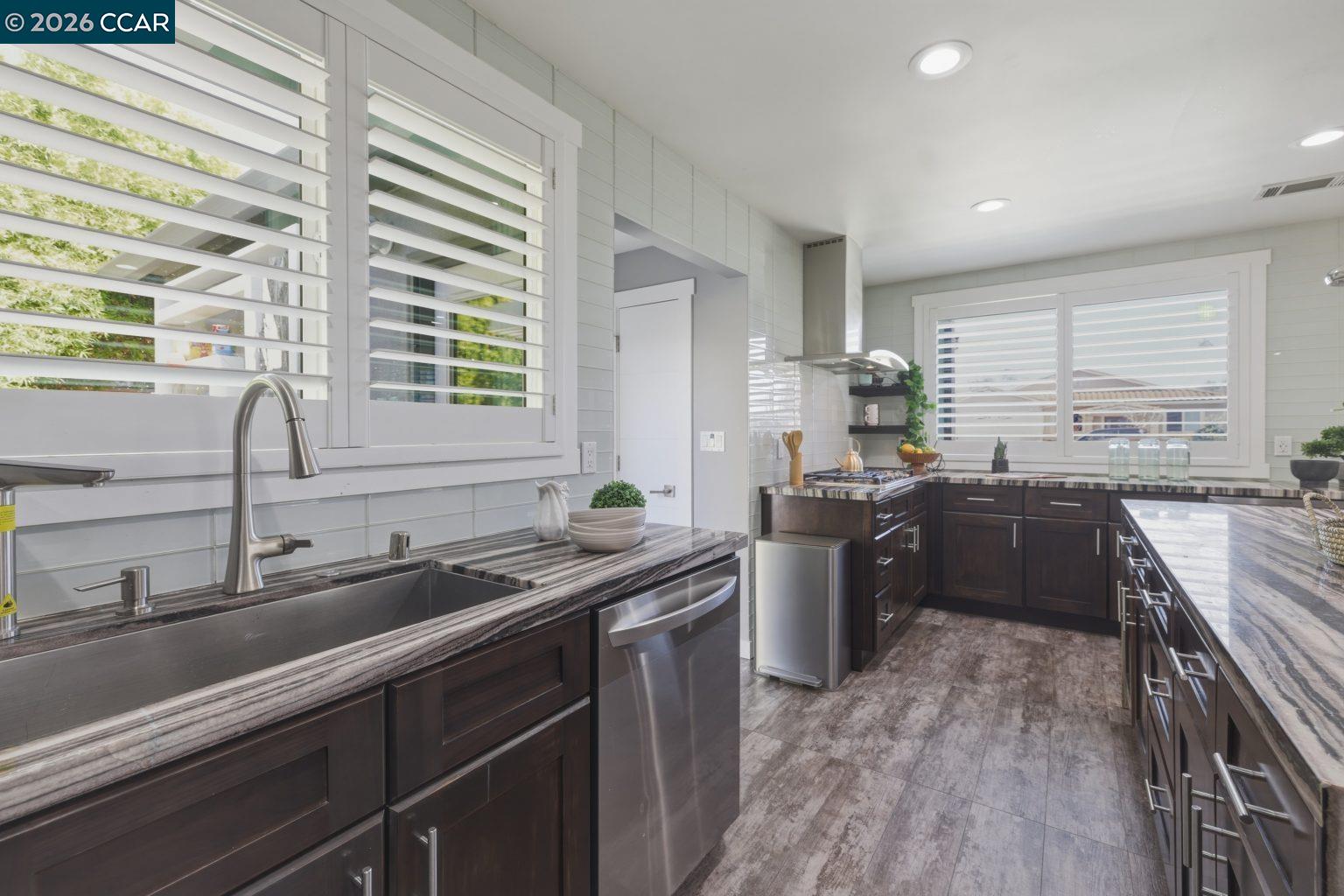 Detail Gallery Image 16 of 44 For 625 Bernal Ave, Sunnyvale,  CA 94085 - 3 Beds | 2 Baths