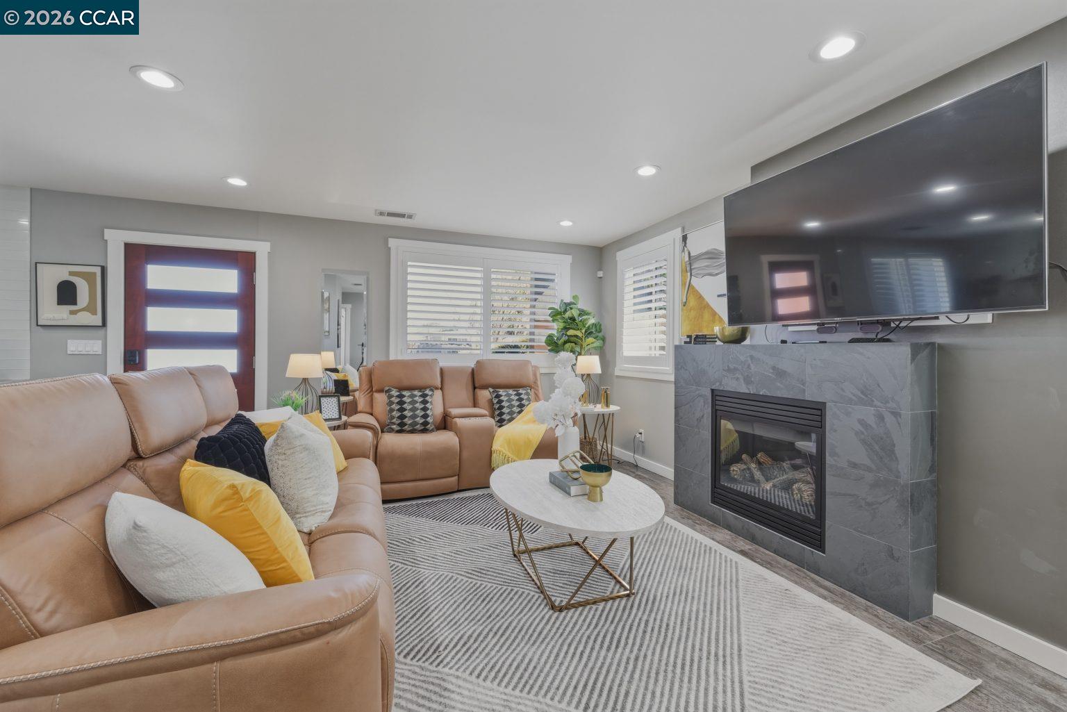 Detail Gallery Image 3 of 43 For 625 Bernal Ave, Sunnyvale,  CA 94085 - 3 Beds | 2 Baths