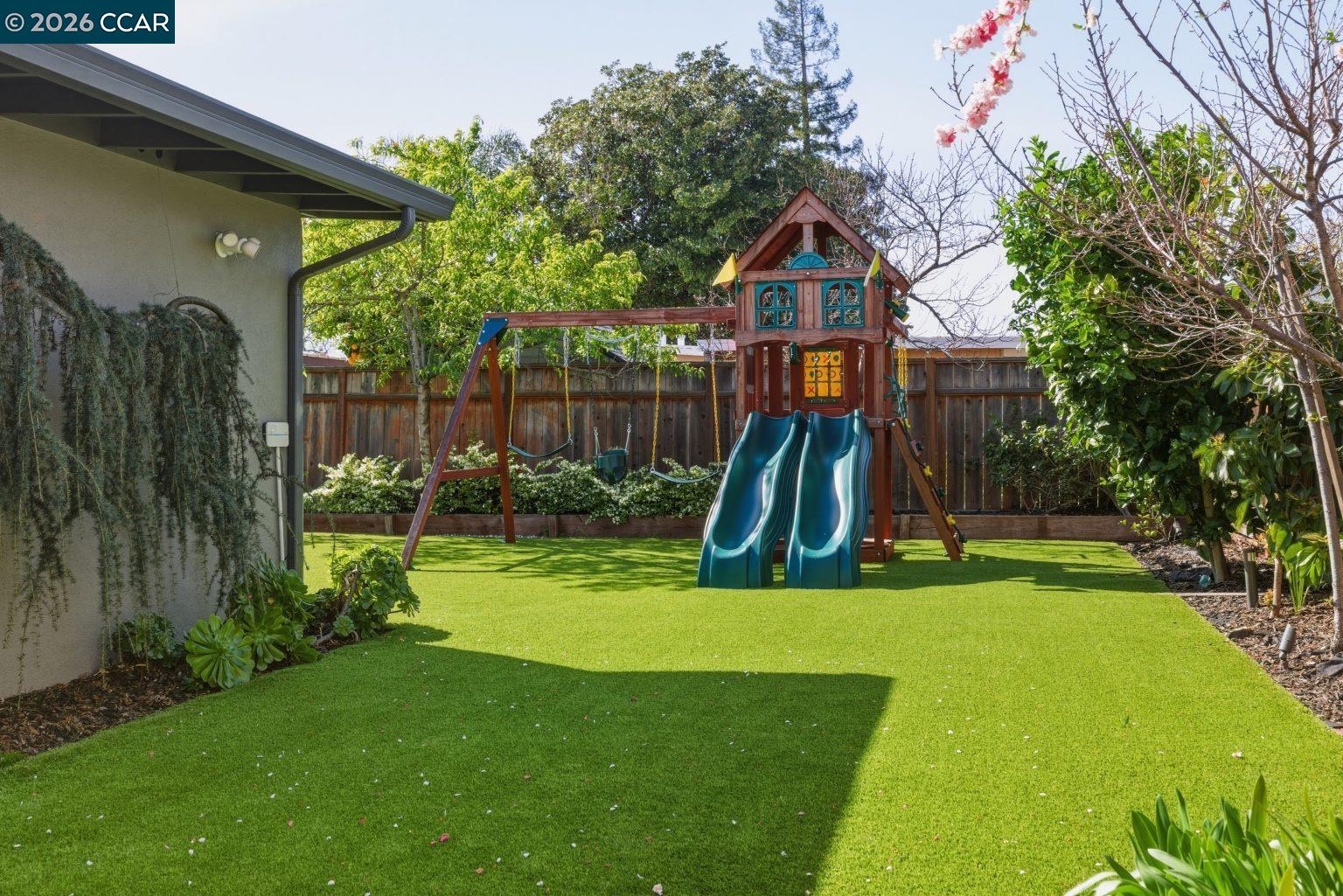 Detail Gallery Image 35 of 44 For 625 Bernal Ave, Sunnyvale,  CA 94085 - 3 Beds | 2 Baths