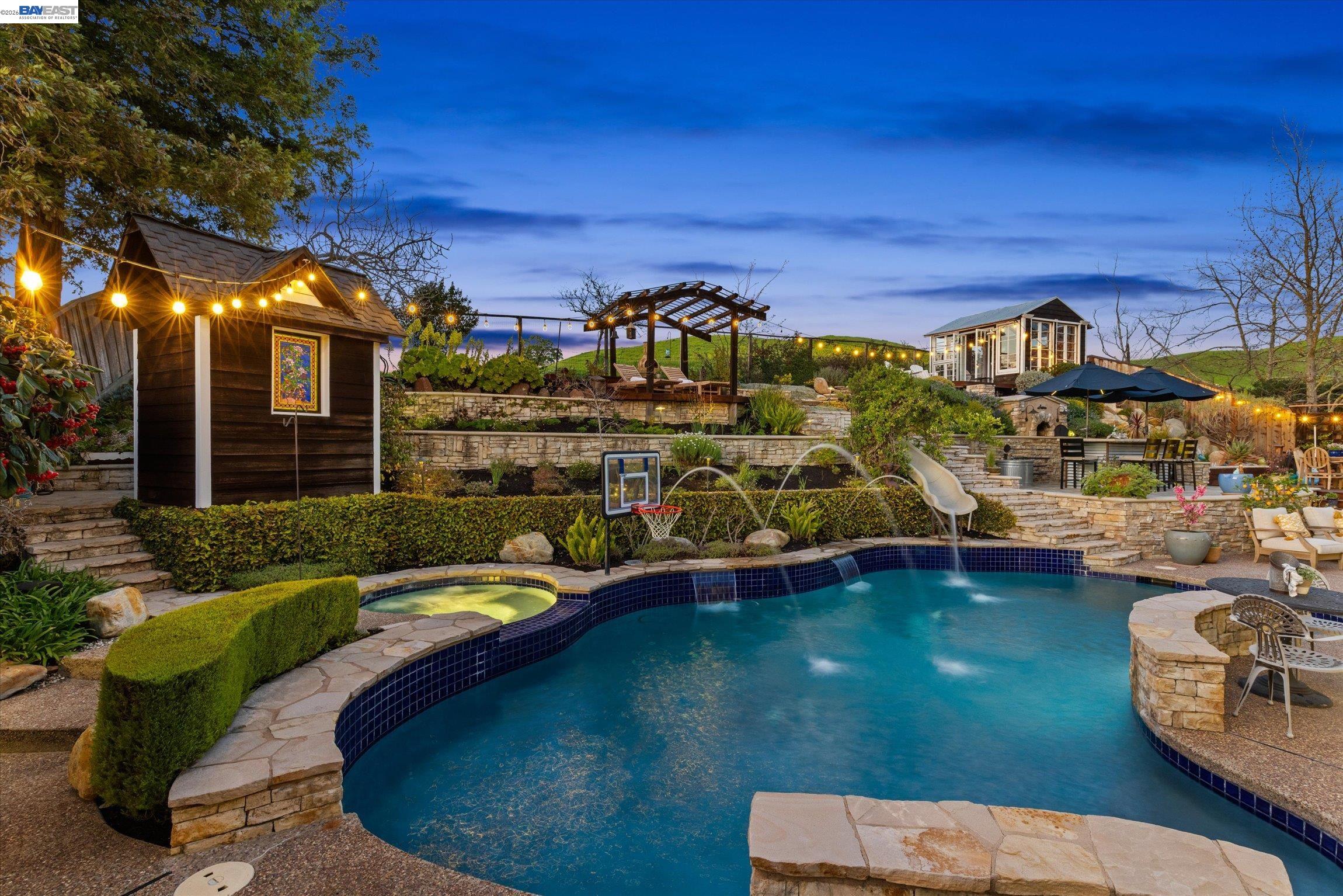 Detail Gallery Image 6 of 20 For 976 Richard Ln, Danville,  CA 94526 - 4 Beds | 3 Baths