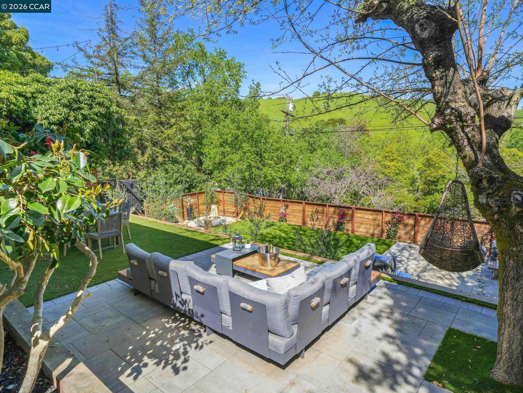 Detail Gallery Image 15 of 48 For 100 Hillcroft Way, Walnut Creek,  CA 94597 - 5 Beds | 4 Baths