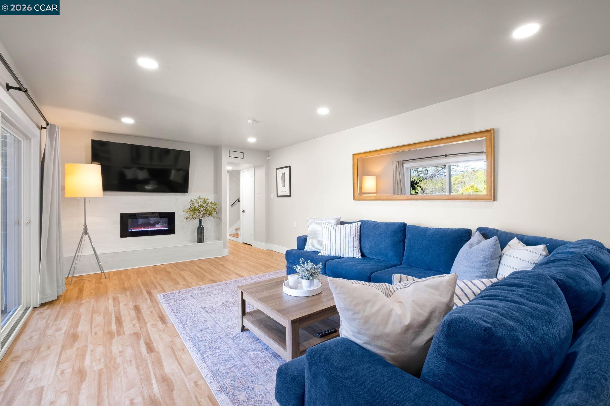 Detail Gallery Image 38 of 48 For 100 Hillcroft Way, Walnut Creek,  CA 94597 - 5 Beds | 4 Baths