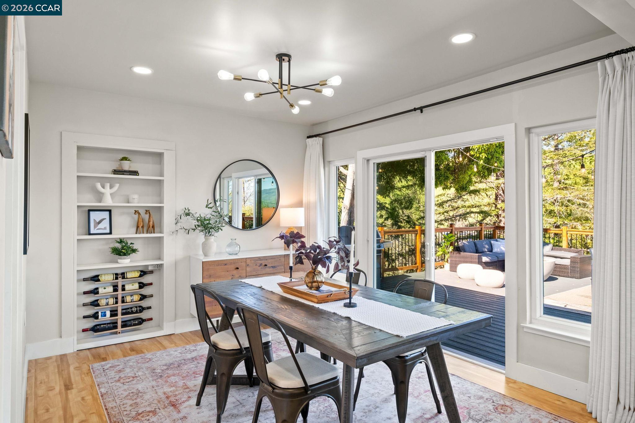 Detail Gallery Image 9 of 48 For 100 Hillcroft Way, Walnut Creek,  CA 94597 - 5 Beds | 4 Baths