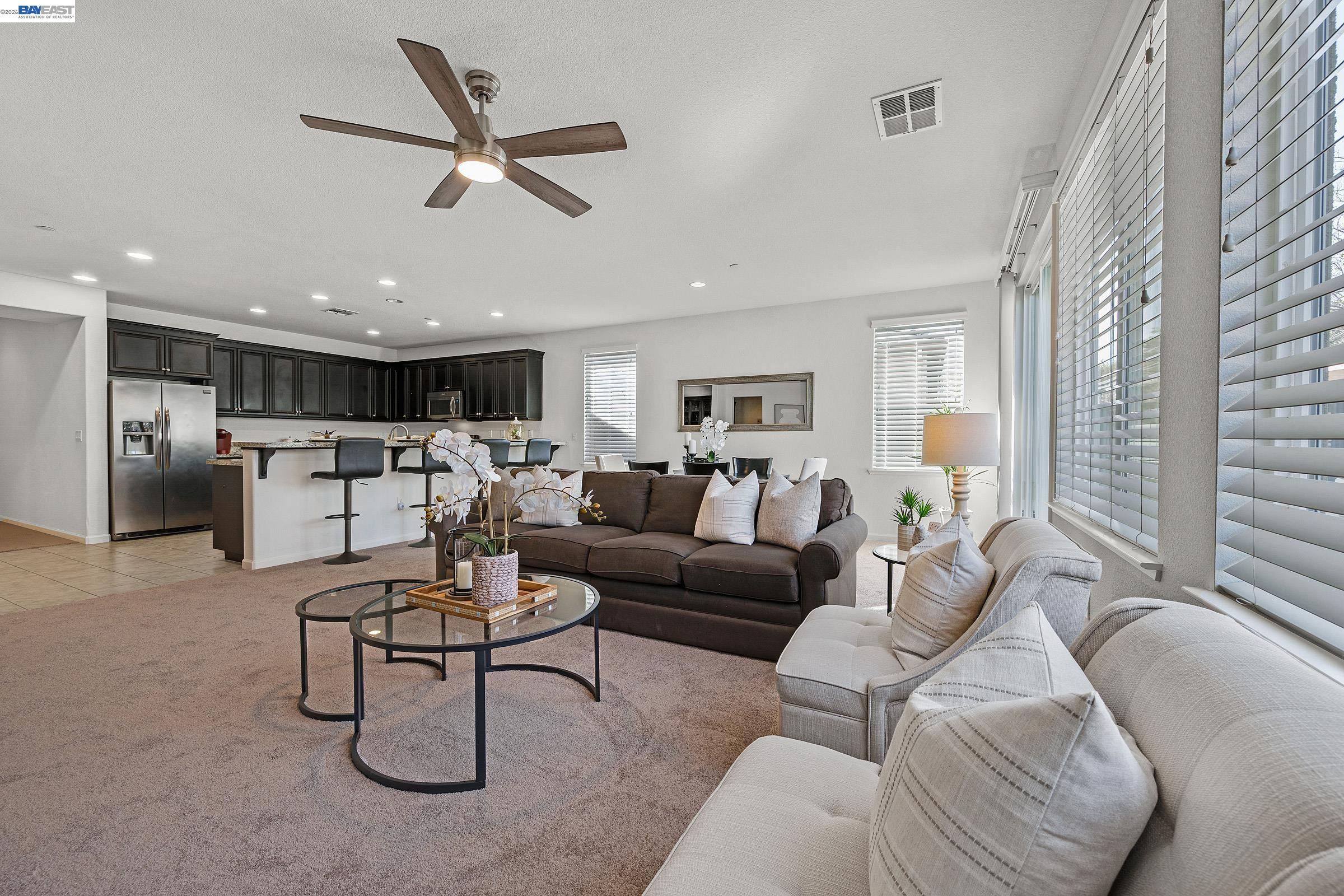 Detail Gallery Image 11 of 33 For 8219 Brookhaven Cir, Discovery Bay,  CA 94505 - 5 Beds | 3 Baths