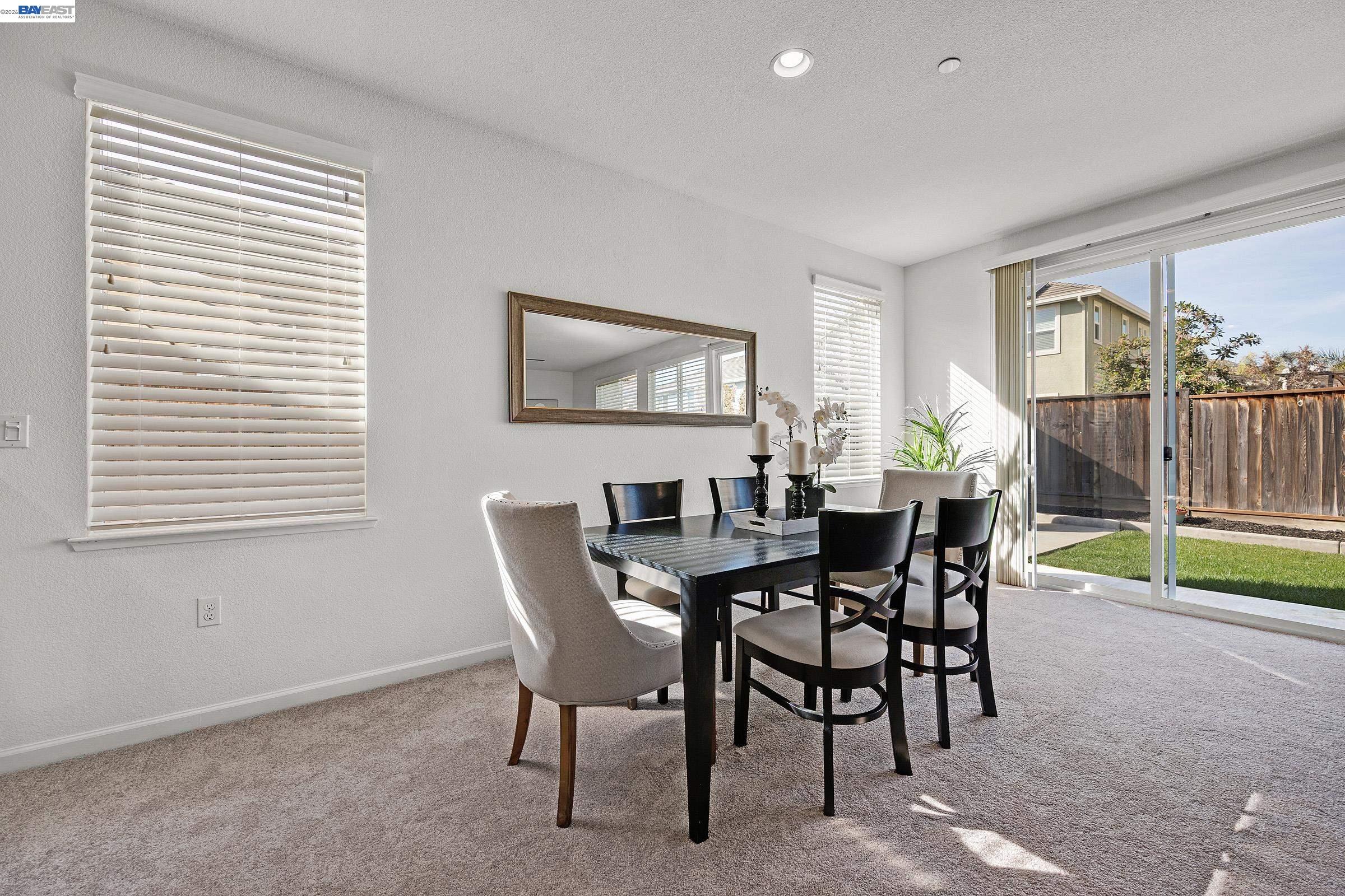 Detail Gallery Image 15 of 33 For 8219 Brookhaven Cir, Discovery Bay,  CA 94505 - 5 Beds | 3 Baths