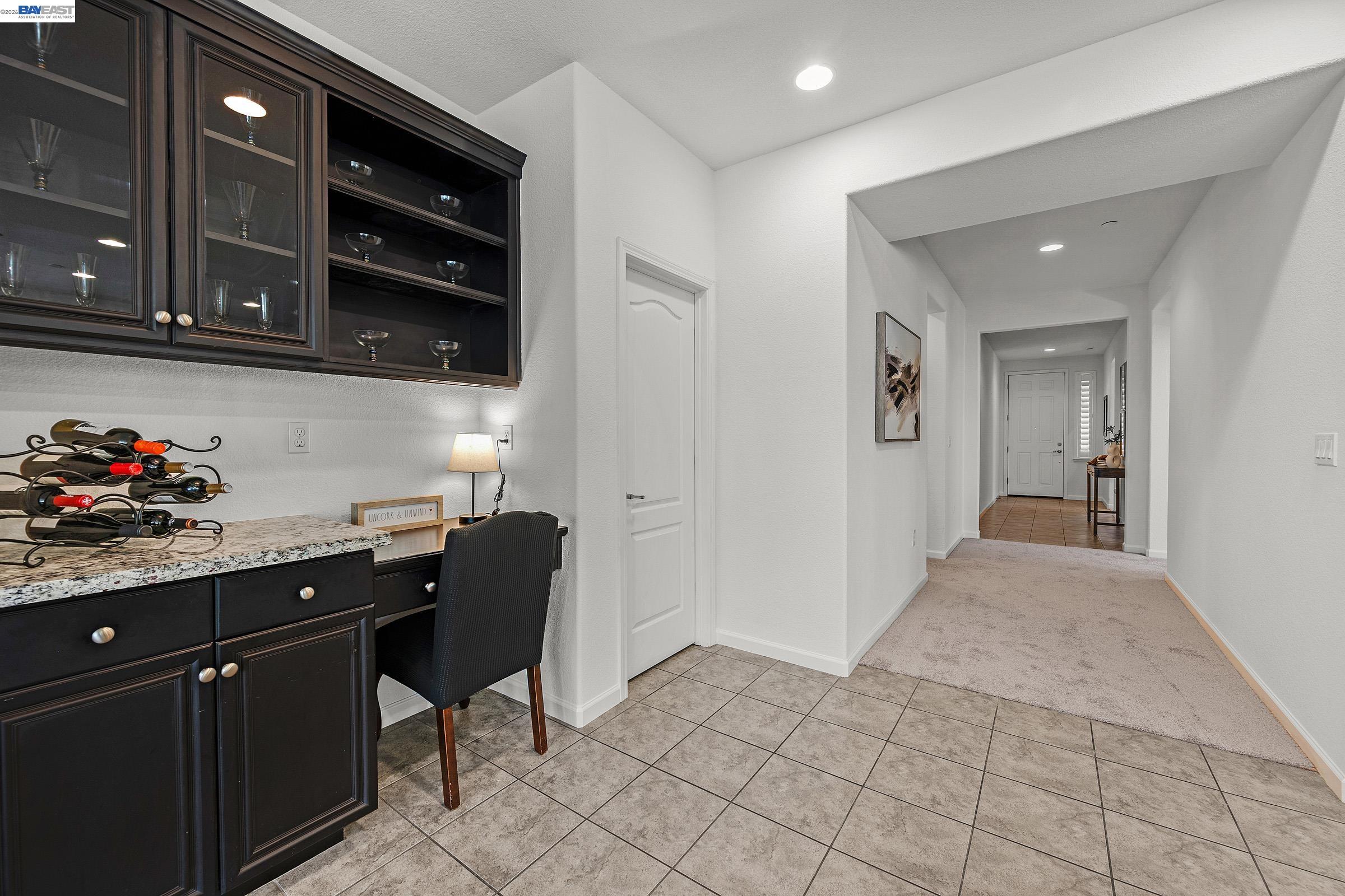 Detail Gallery Image 16 of 33 For 8219 Brookhaven Cir, Discovery Bay,  CA 94505 - 5 Beds | 3 Baths