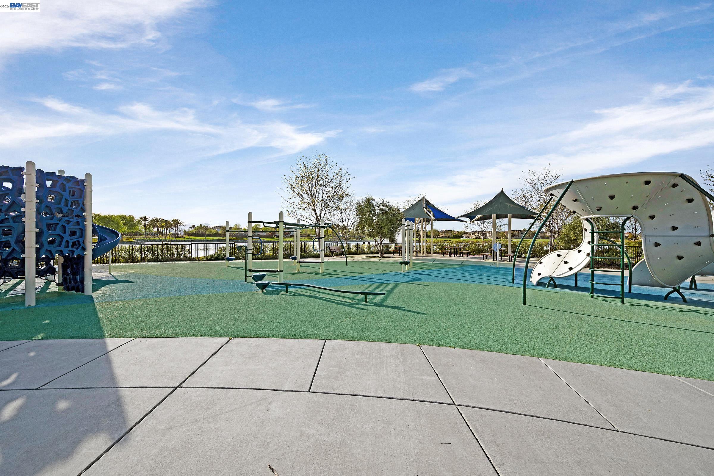 Detail Gallery Image 33 of 34 For 8219 Brookhaven Cir, Discovery Bay,  CA 94505 - 5 Beds | 3 Baths