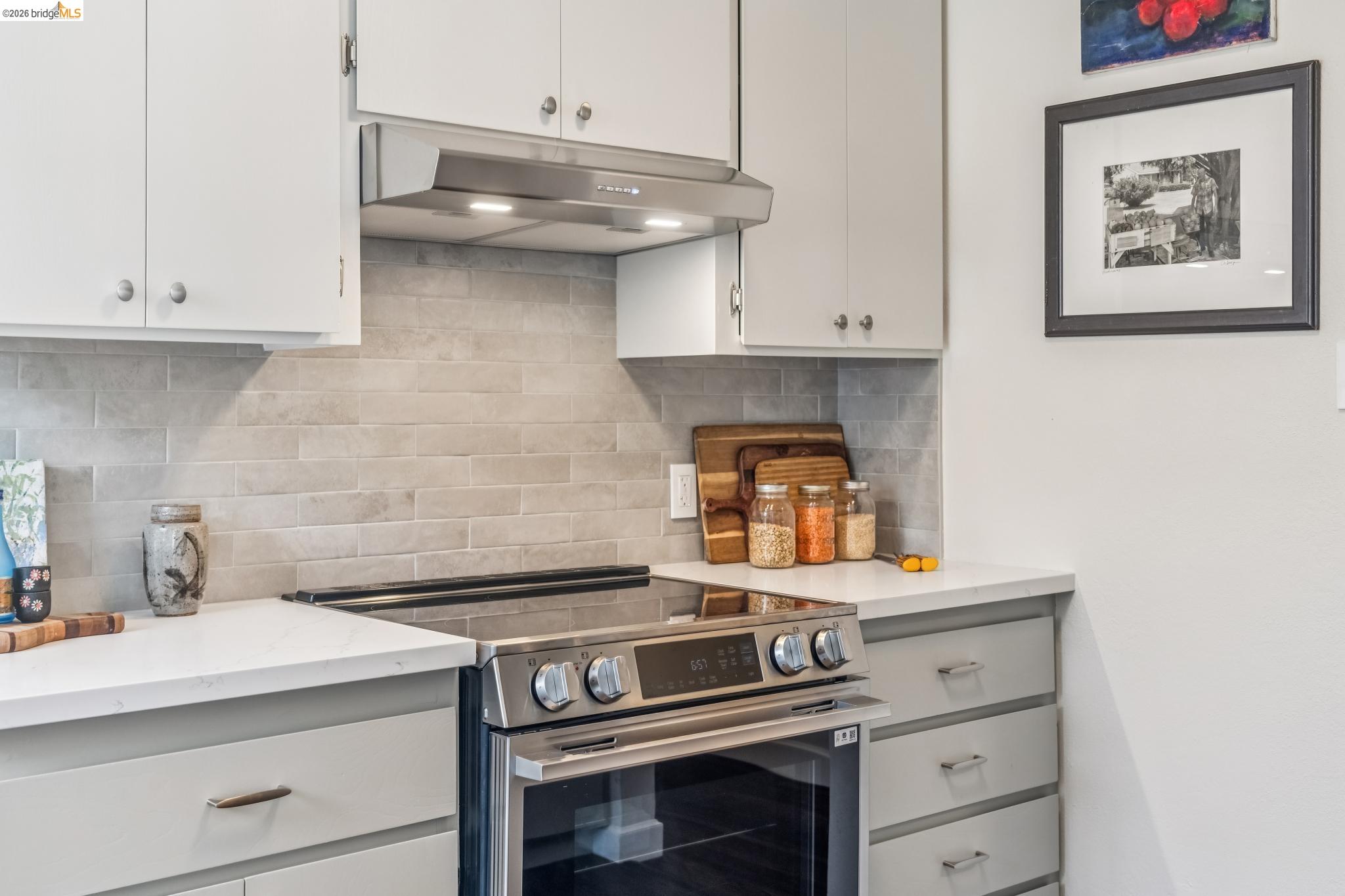 Detail Gallery Image 16 of 44 For 1120 Curtis St, Albany,  CA 94706 - 2 Beds | 2 Baths