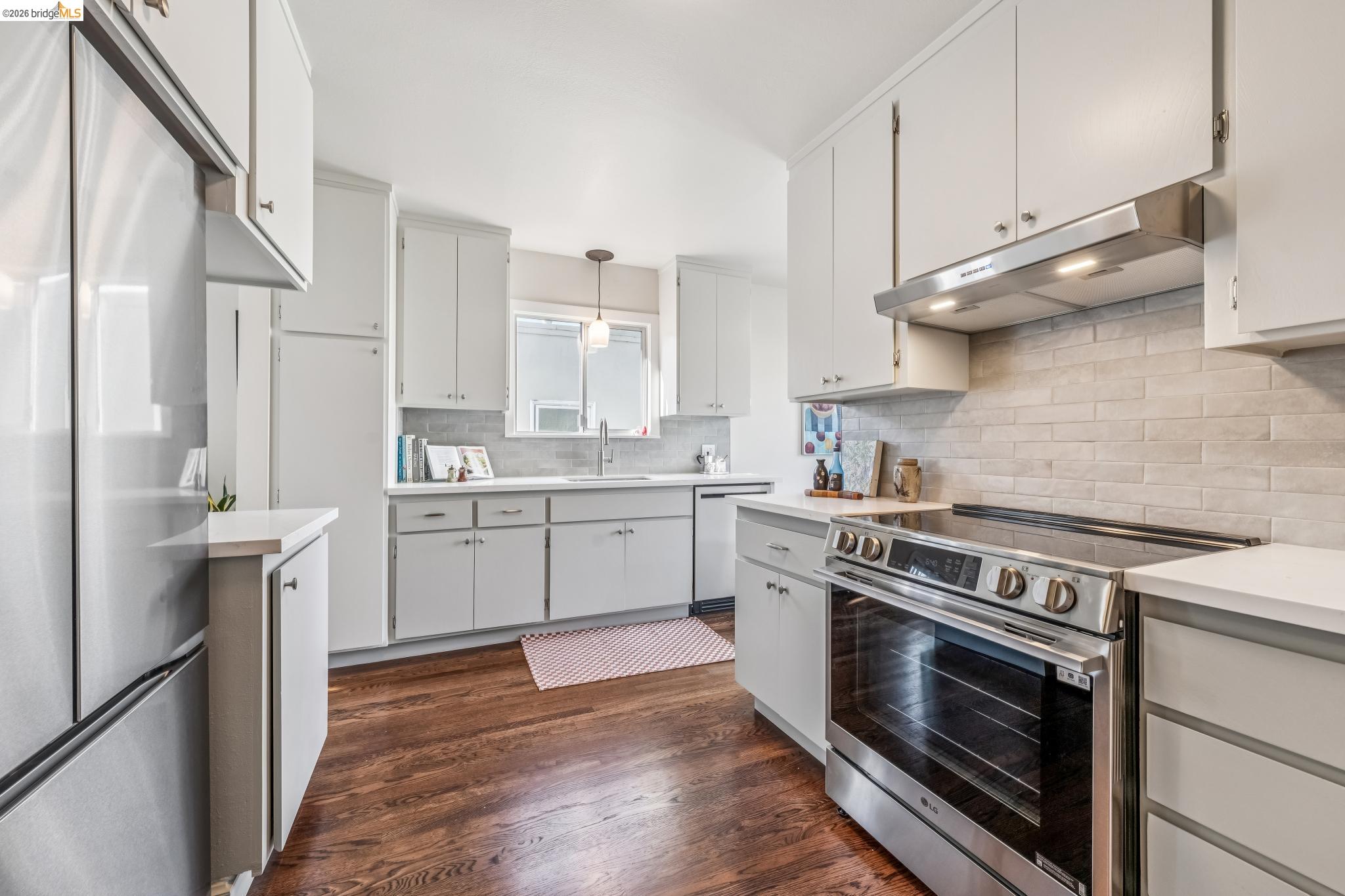 Detail Gallery Image 20 of 44 For 1120 Curtis St, Albany,  CA 94706 - 2 Beds | 2 Baths