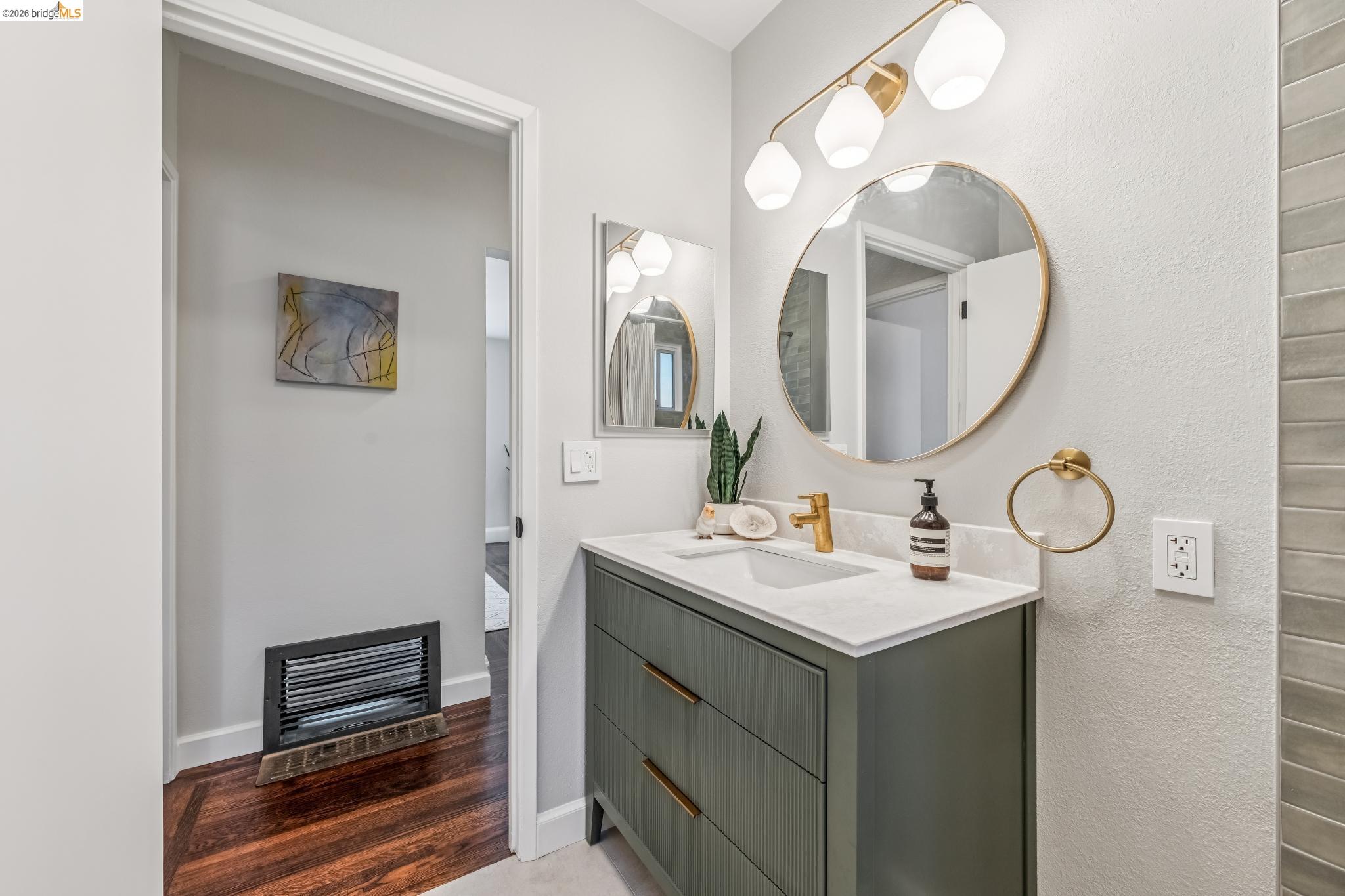 Detail Gallery Image 35 of 44 For 1120 Curtis St, Albany,  CA 94706 - 2 Beds | 2 Baths