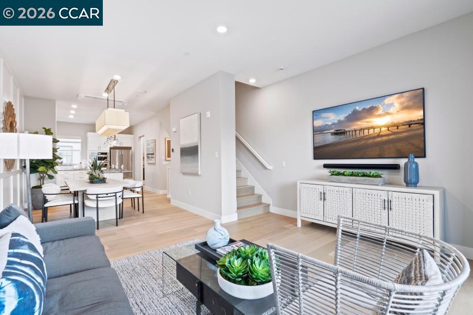 Detail Gallery Image 6 of 15 For 1106 Althea Terrace #3,  Sunnyvale,  CA 94086 - 3 Beds | 3 Baths