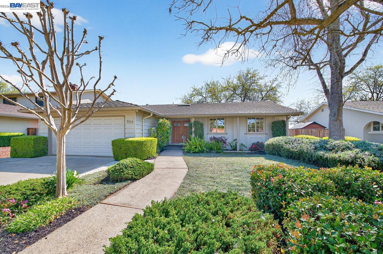 Detail Gallery Image 2 of 50 For 555 Ontario Dr, Livermore,  CA 94550 - 3 Beds | 2 Baths