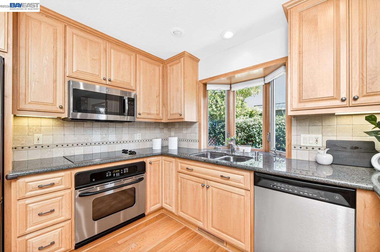 Detail Gallery Image 19 of 50 For 555 Ontario Dr, Livermore,  CA 94550 - 3 Beds | 2 Baths