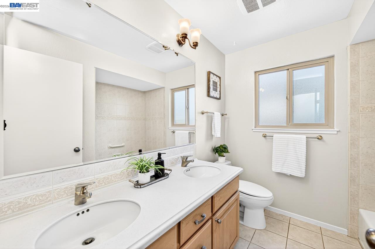 Detail Gallery Image 36 of 50 For 555 Ontario Dr, Livermore,  CA 94550 - 3 Beds | 2 Baths