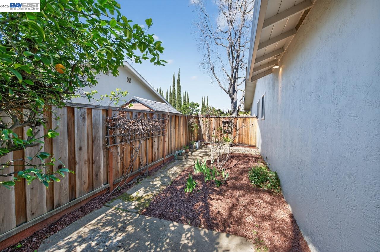 Detail Gallery Image 39 of 50 For 555 Ontario Dr, Livermore,  CA 94550 - 3 Beds | 2 Baths