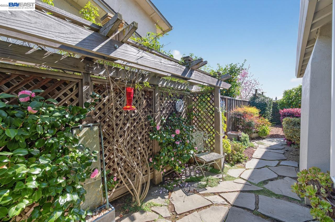 Detail Gallery Image 42 of 50 For 555 Ontario Dr, Livermore,  CA 94550 - 3 Beds | 2 Baths