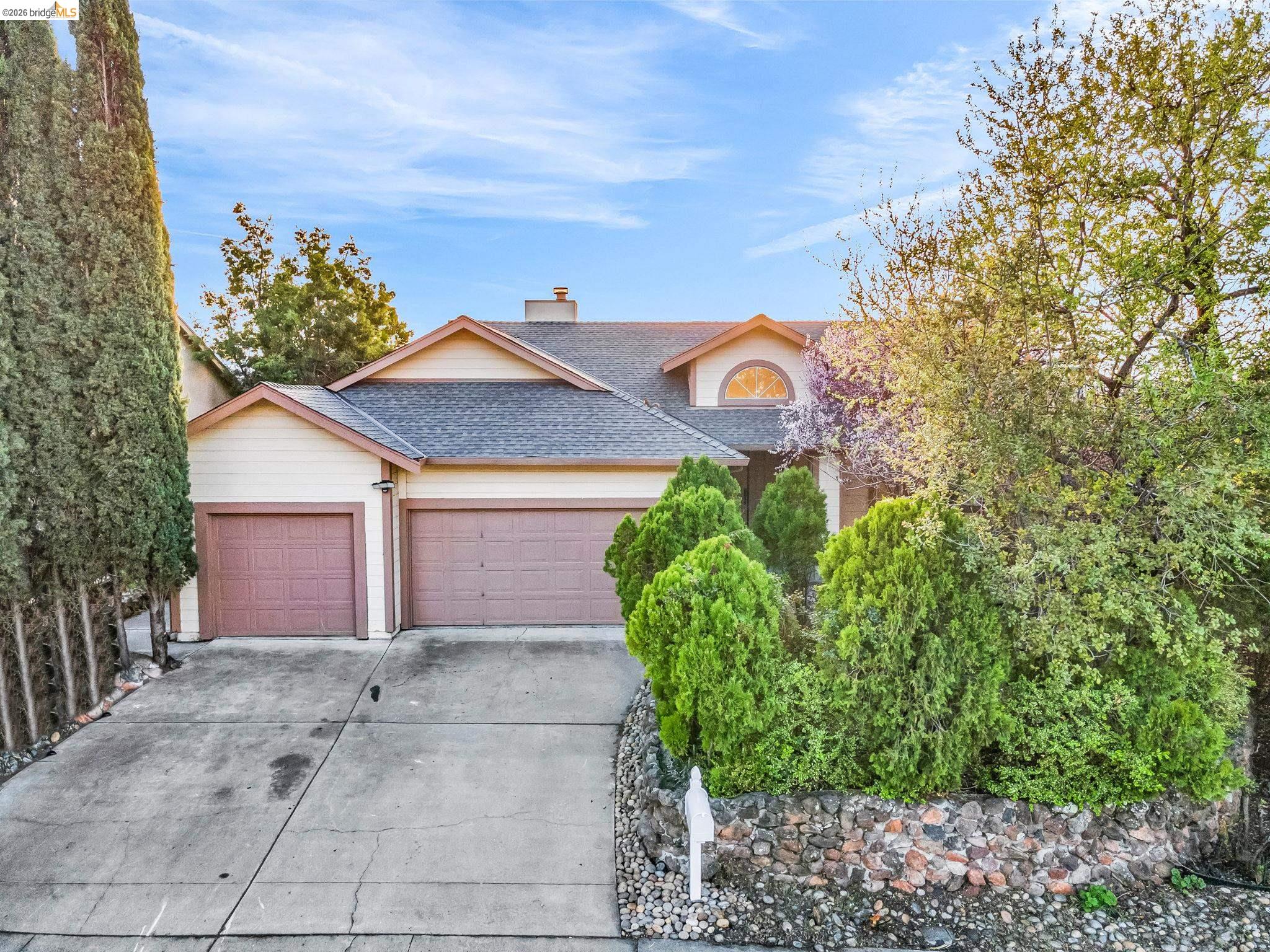 Detail Gallery Image 2 of 50 For 410 Highland Court, Concord,  CA 94521-9999 - 4 Beds | 3 Baths