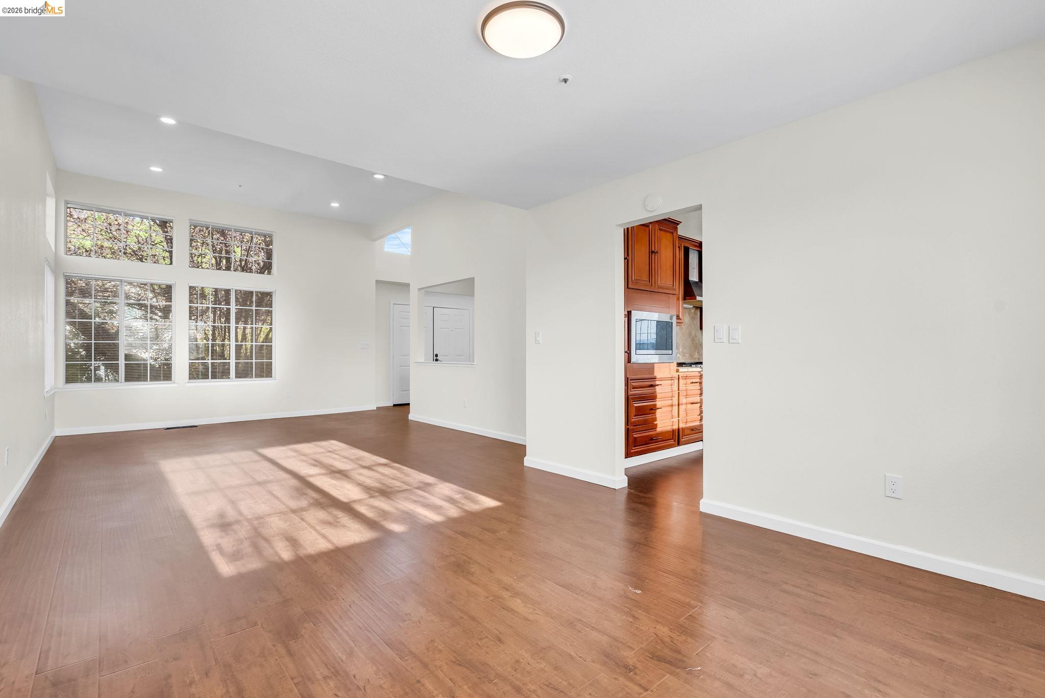 Detail Gallery Image 19 of 50 For 410 Highland Court, Concord,  CA 94521-9999 - 4 Beds | 3 Baths