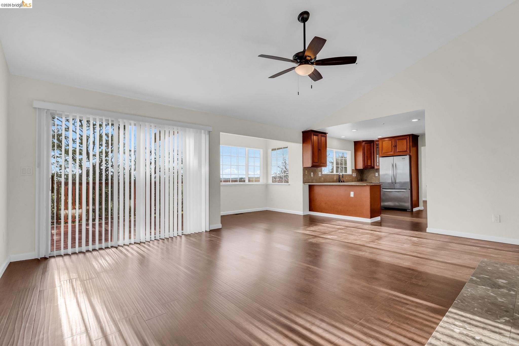 Detail Gallery Image 25 of 50 For 410 Highland Court, Concord,  CA 94521-9999 - 4 Beds | 3 Baths