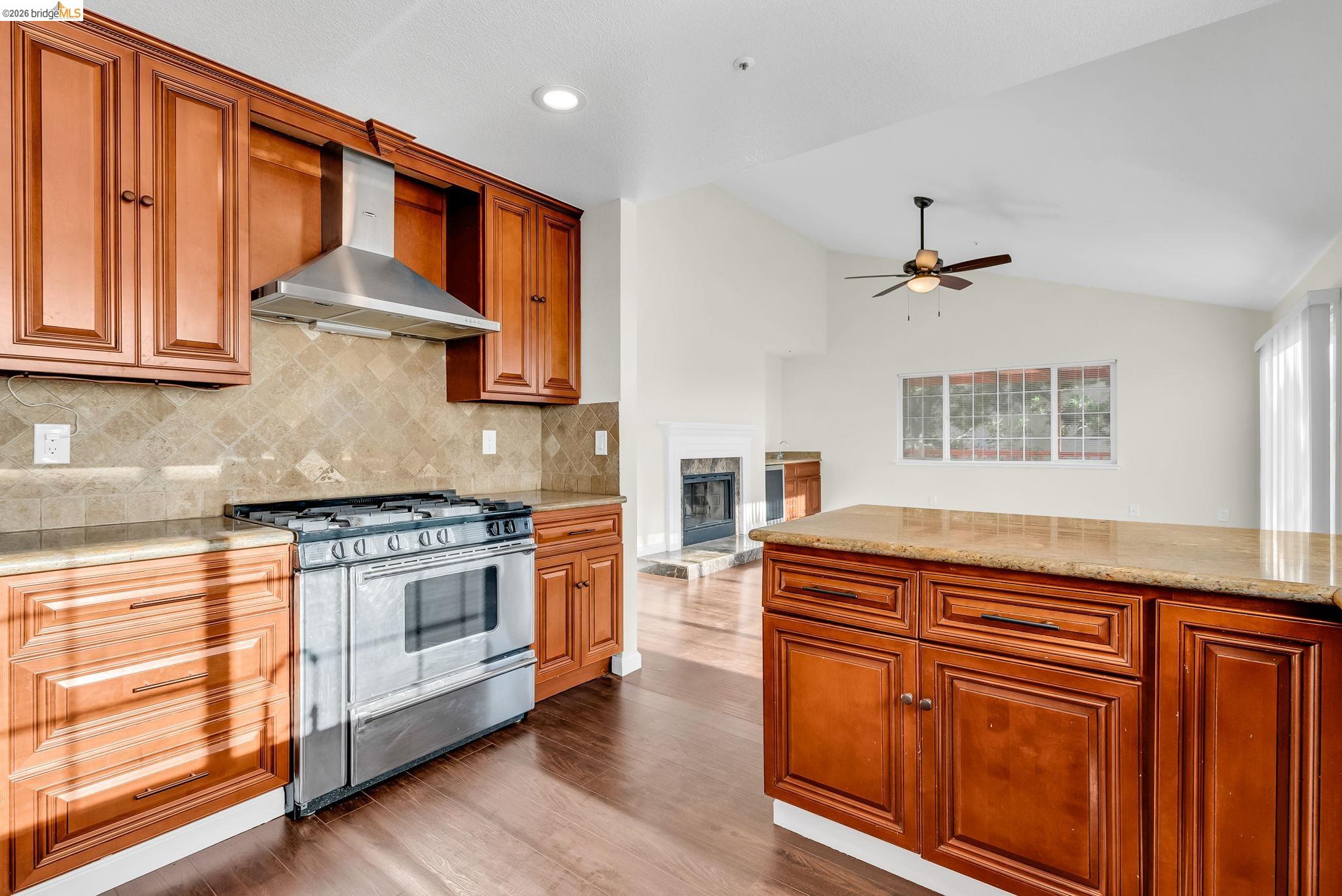 Detail Gallery Image 32 of 50 For 410 Highland Court, Concord,  CA 94521-9999 - 4 Beds | 3 Baths