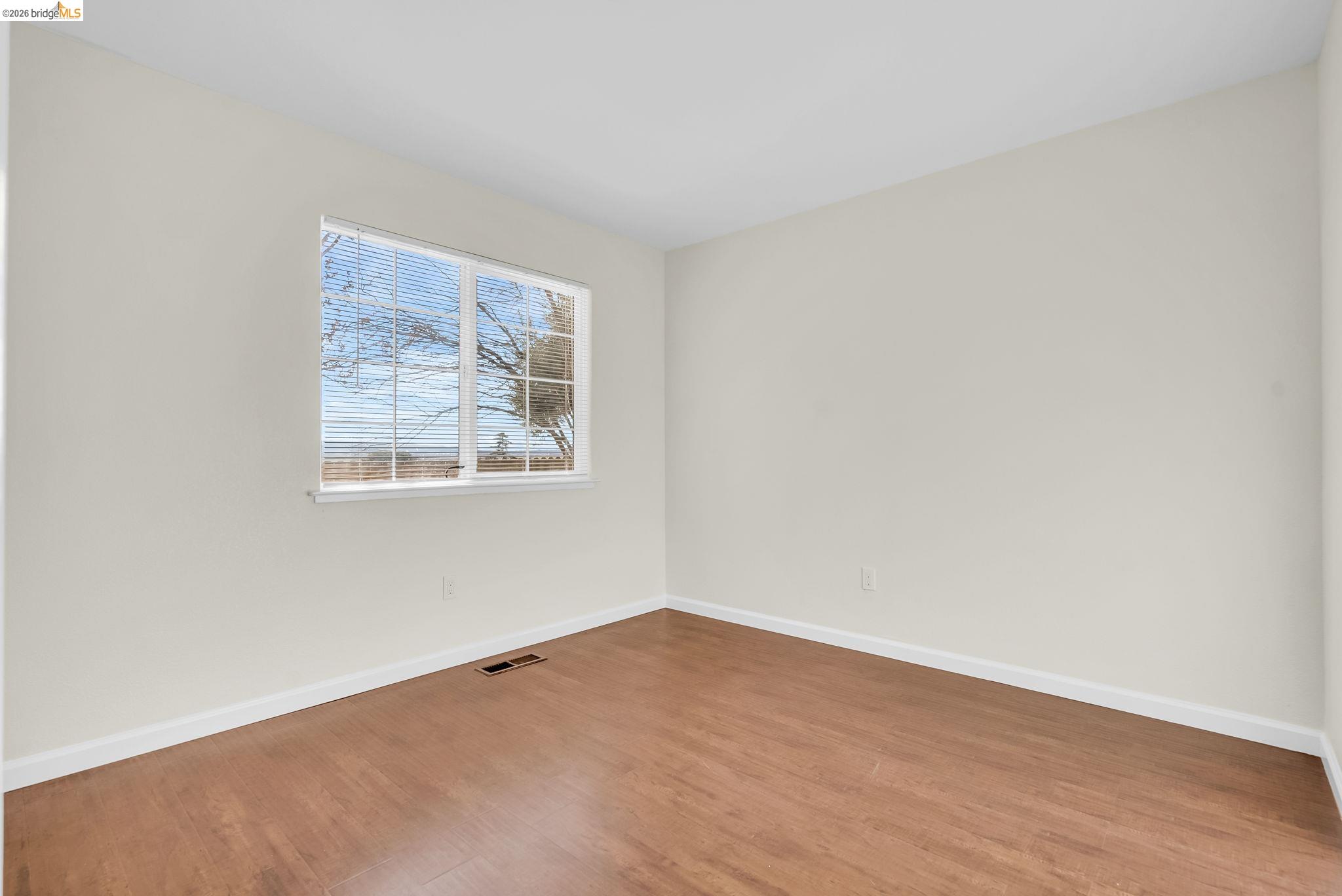 Detail Gallery Image 35 of 50 For 410 Highland Court, Concord,  CA 94521-9999 - 4 Beds | 3 Baths