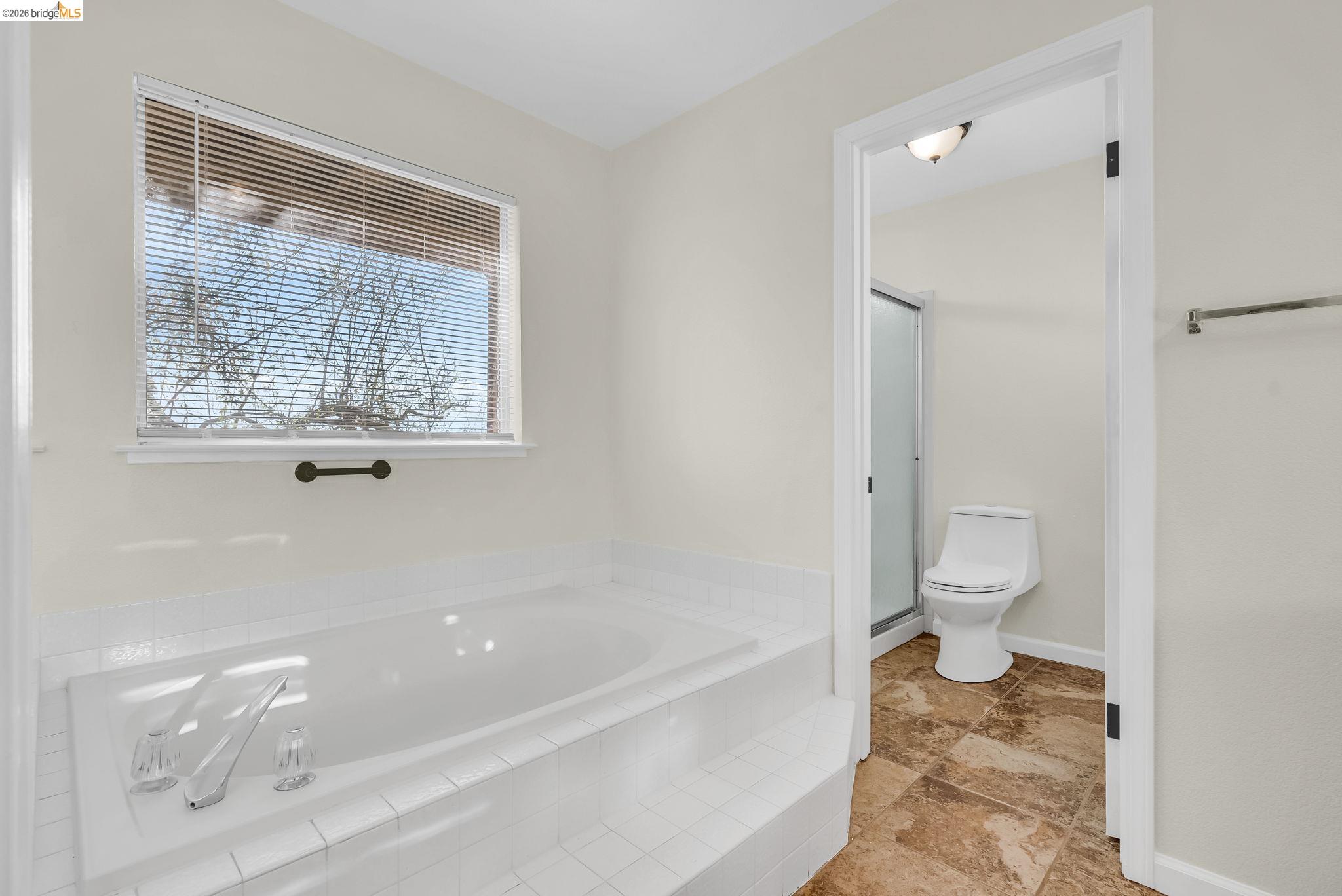 Detail Gallery Image 46 of 50 For 410 Highland Court, Concord,  CA 94521-9999 - 4 Beds | 3 Baths