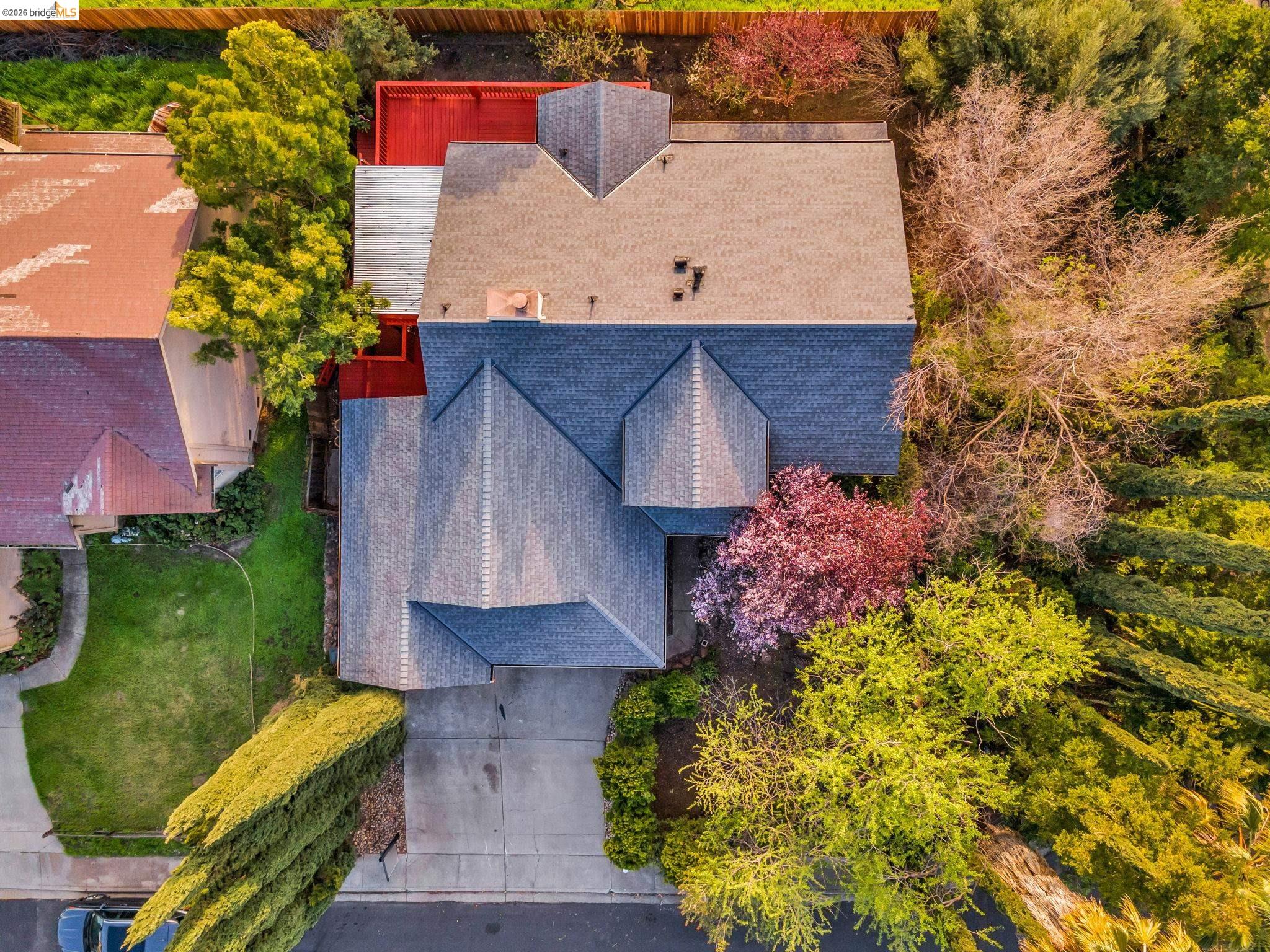 Detail Gallery Image 8 of 50 For 410 Highland Court, Concord,  CA 94521-9999 - 4 Beds | 3 Baths