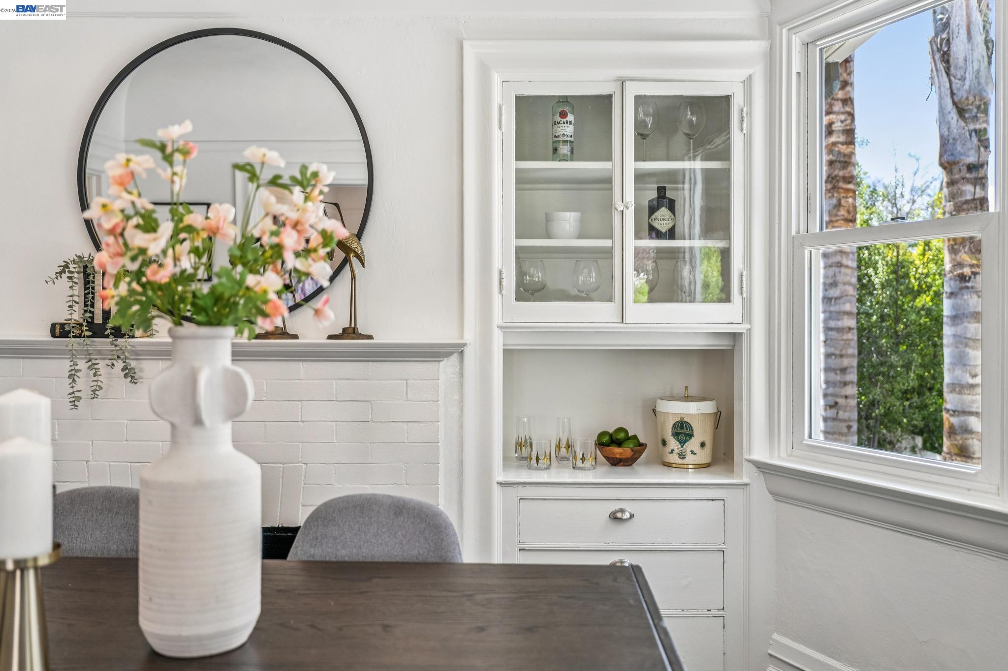 Detail Gallery Image 12 of 55 For 1059 59th Street, Oakland,  CA 94608 - 2 Beds | 2/1 Baths