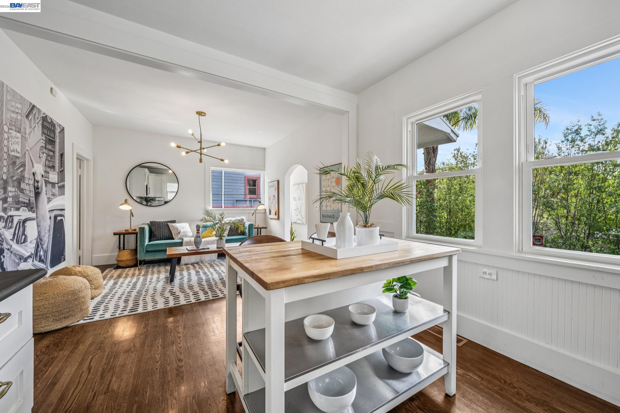 Detail Gallery Image 19 of 55 For 1059 59th Street, Oakland,  CA 94608 - 2 Beds | 2/1 Baths