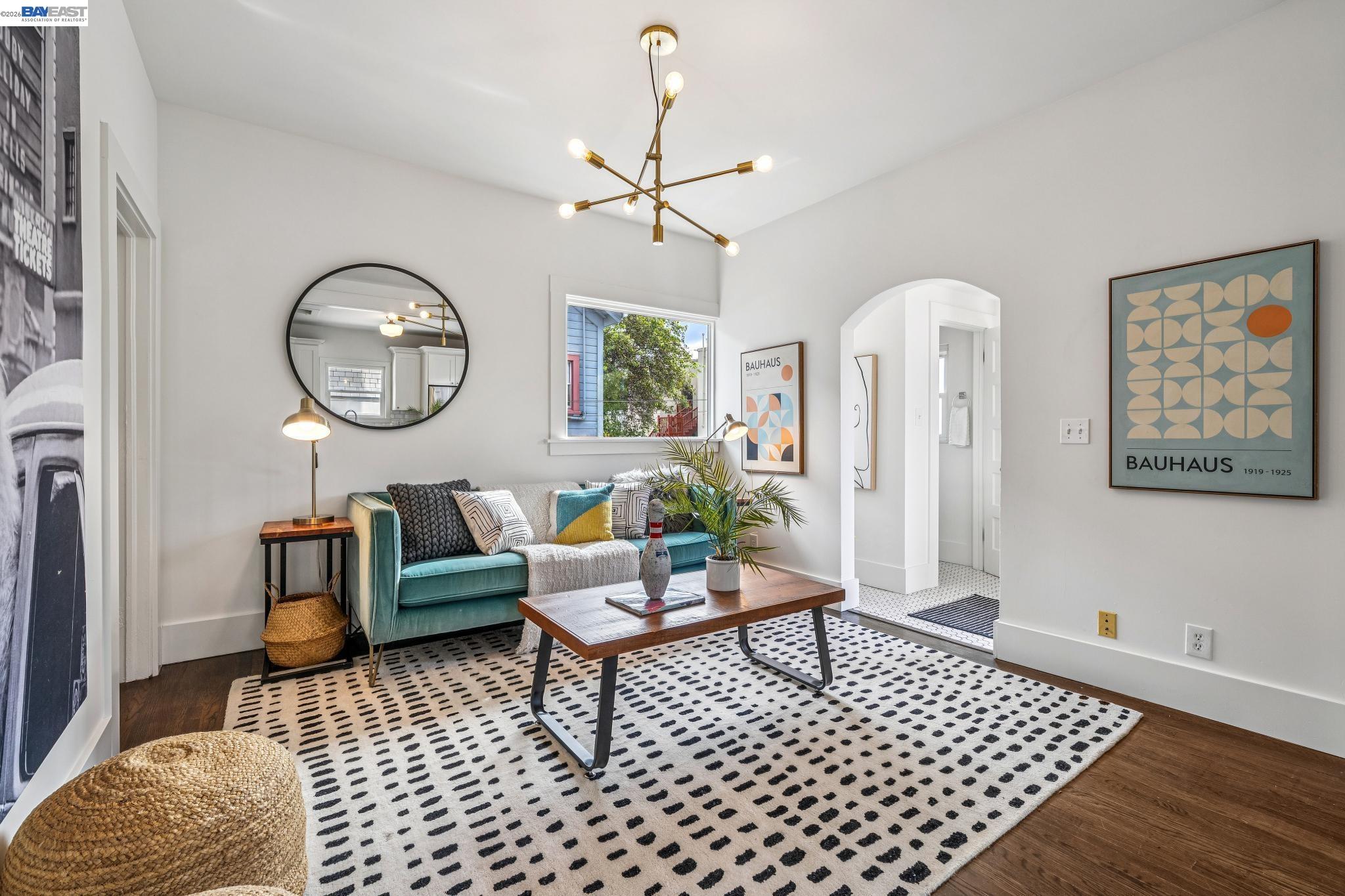 Detail Gallery Image 22 of 55 For 1059 59th Street, Oakland,  CA 94608 - 2 Beds | 2/1 Baths