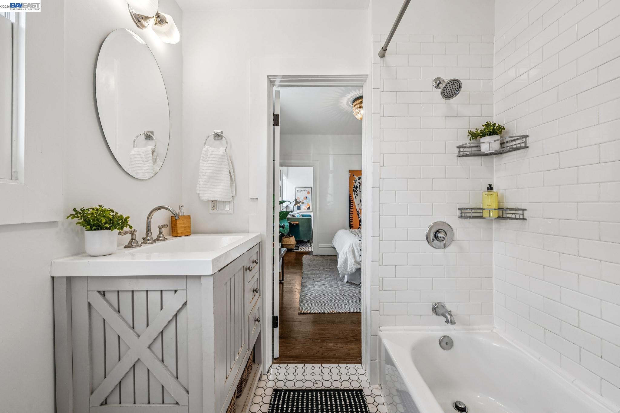 Detail Gallery Image 28 of 55 For 1059 59th Street, Oakland,  CA 94608 - 2 Beds | 2/1 Baths