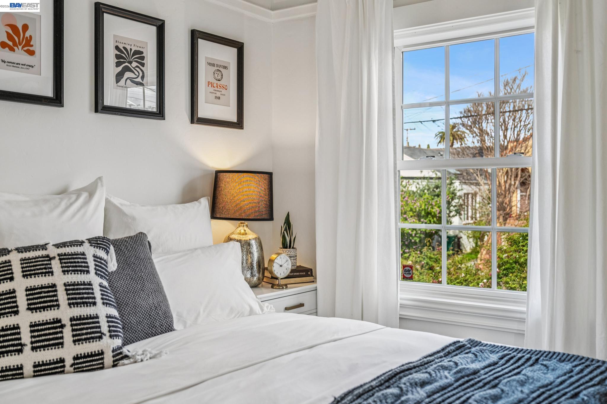 Detail Gallery Image 31 of 55 For 1059 59th Street, Oakland,  CA 94608 - 2 Beds | 2/1 Baths