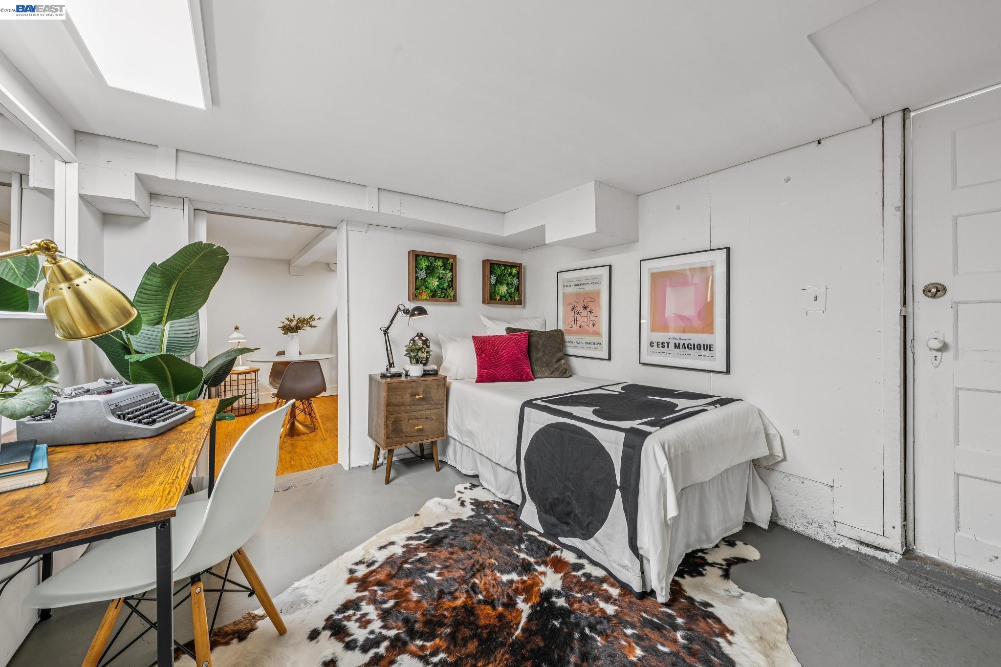 Detail Gallery Image 35 of 55 For 1059 59th Street, Oakland,  CA 94608 - 2 Beds | 2/1 Baths