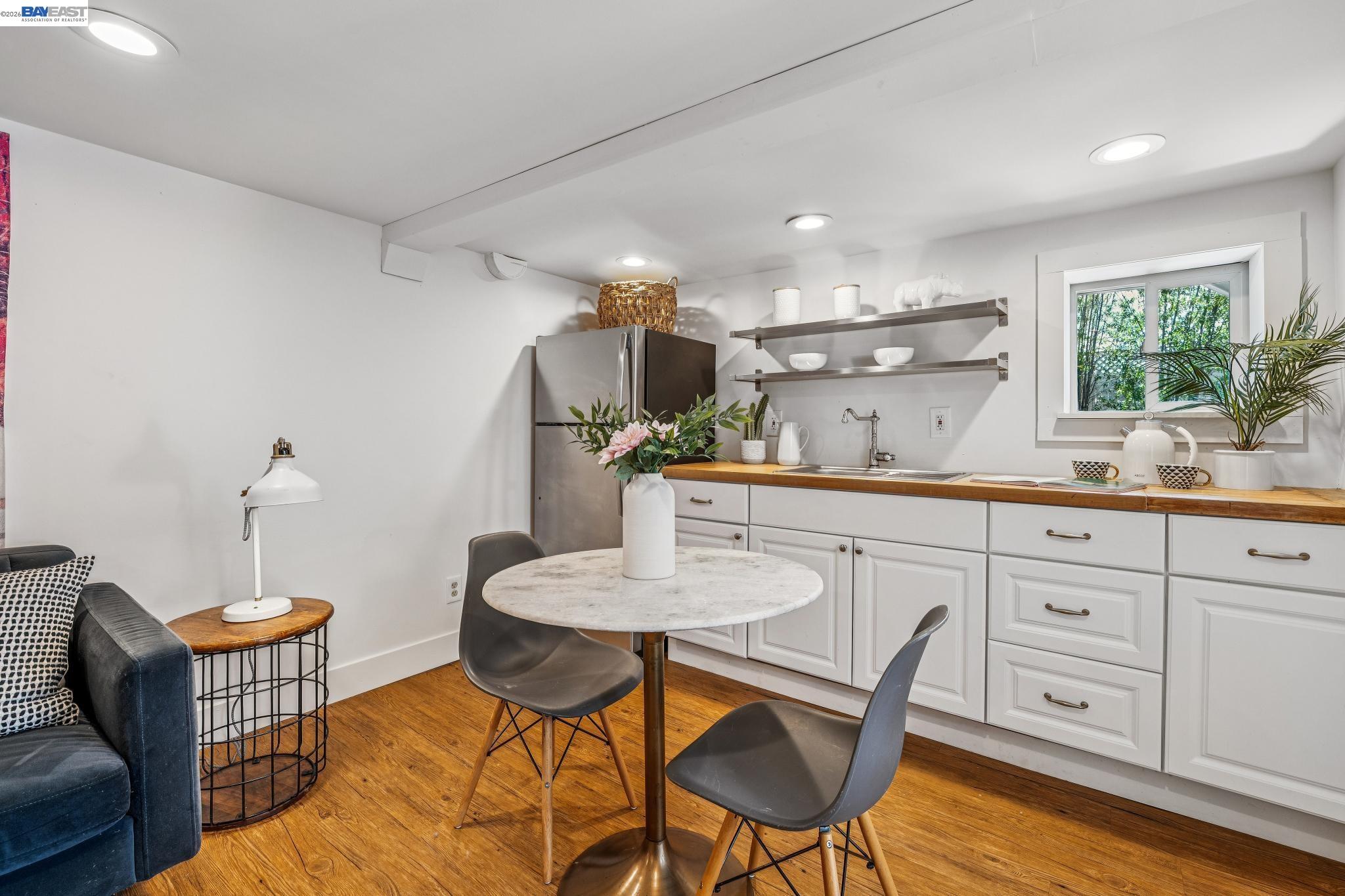 Detail Gallery Image 37 of 55 For 1059 59th Street, Oakland,  CA 94608 - 2 Beds | 2/1 Baths