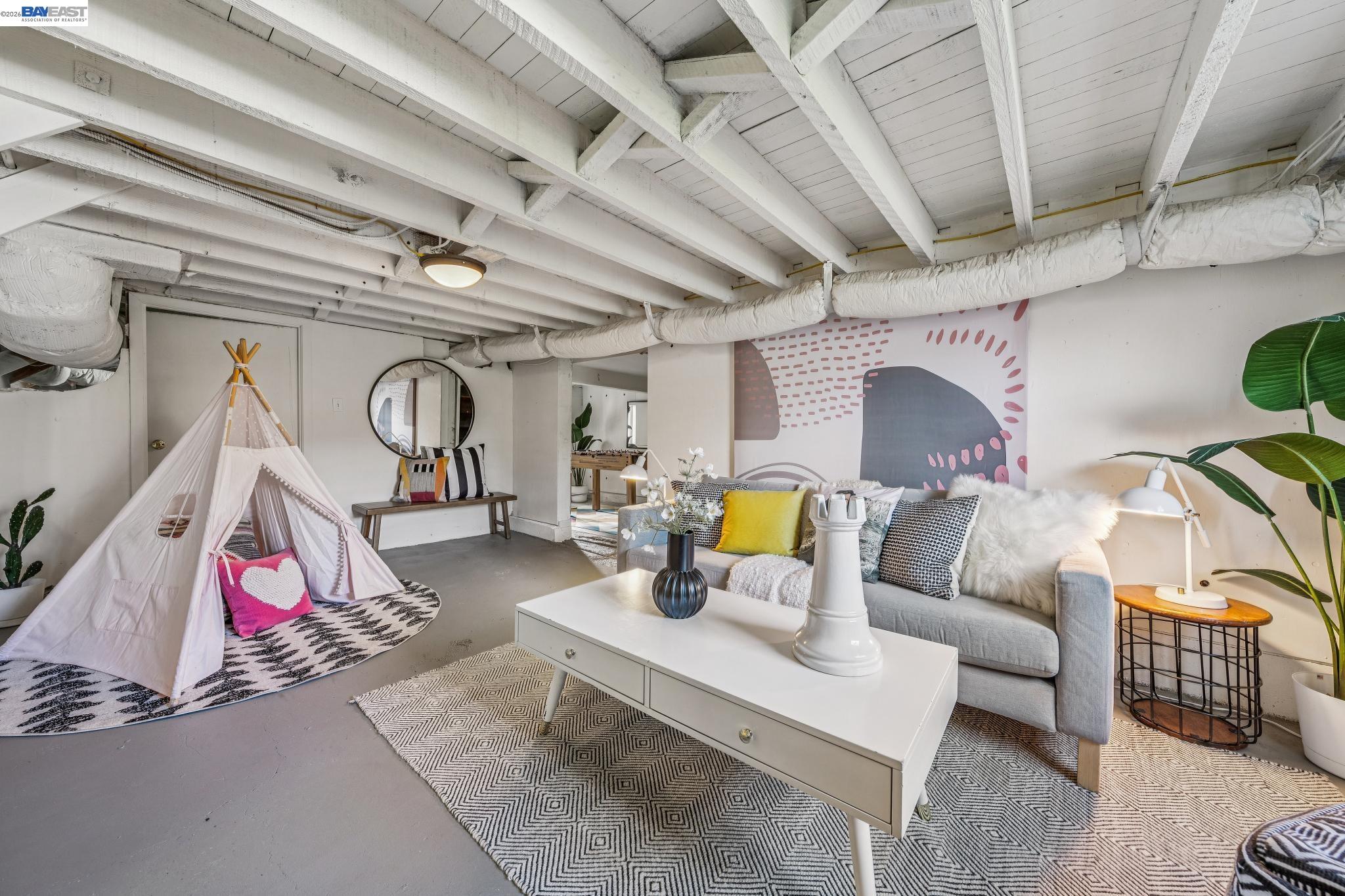 Detail Gallery Image 43 of 55 For 1059 59th Street, Oakland,  CA 94608 - 2 Beds | 2/1 Baths