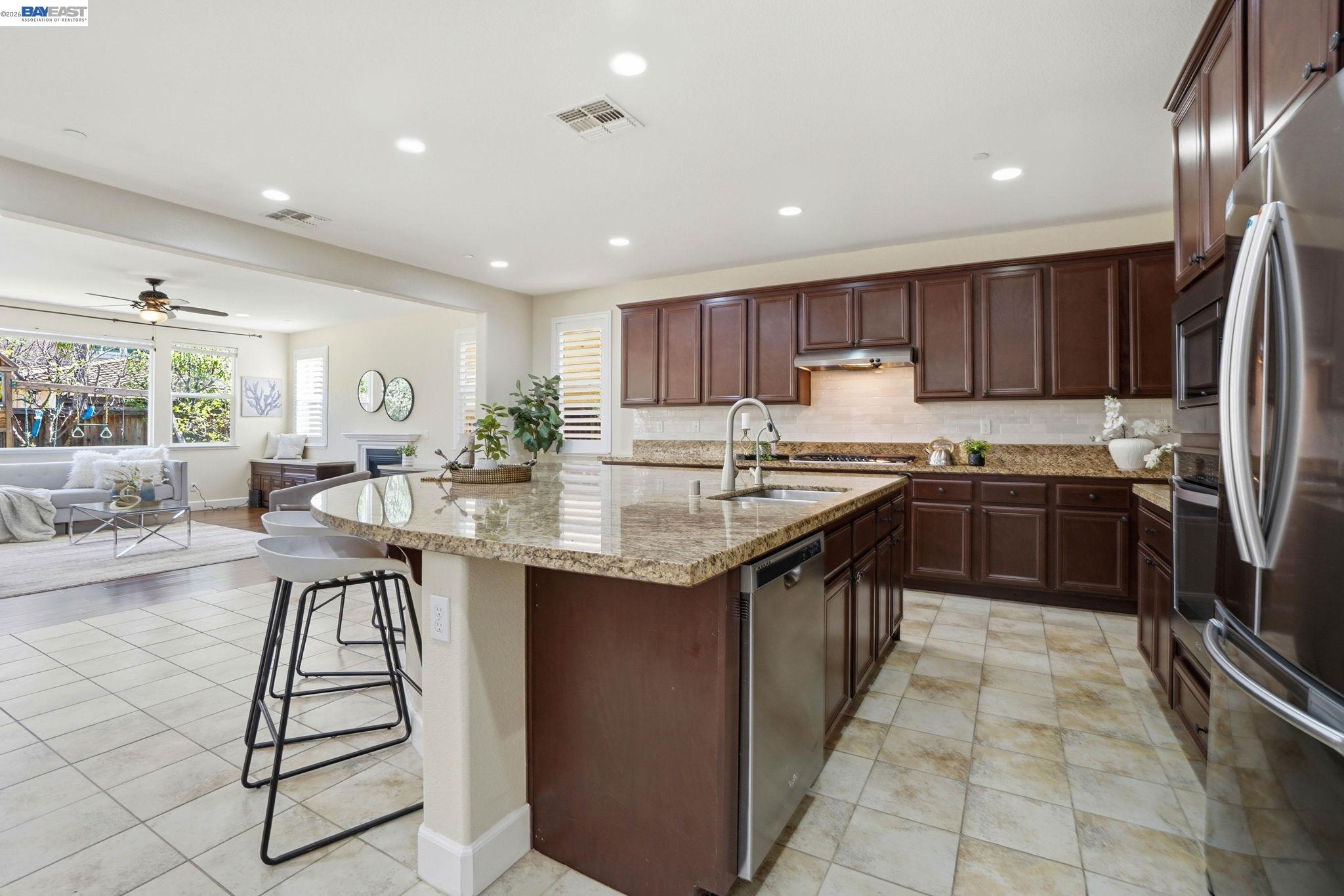 Detail Gallery Image 8 of 48 For 2610 Brookshire St, Brentwood,  CA 94513 - 4 Beds | 4/1 Baths