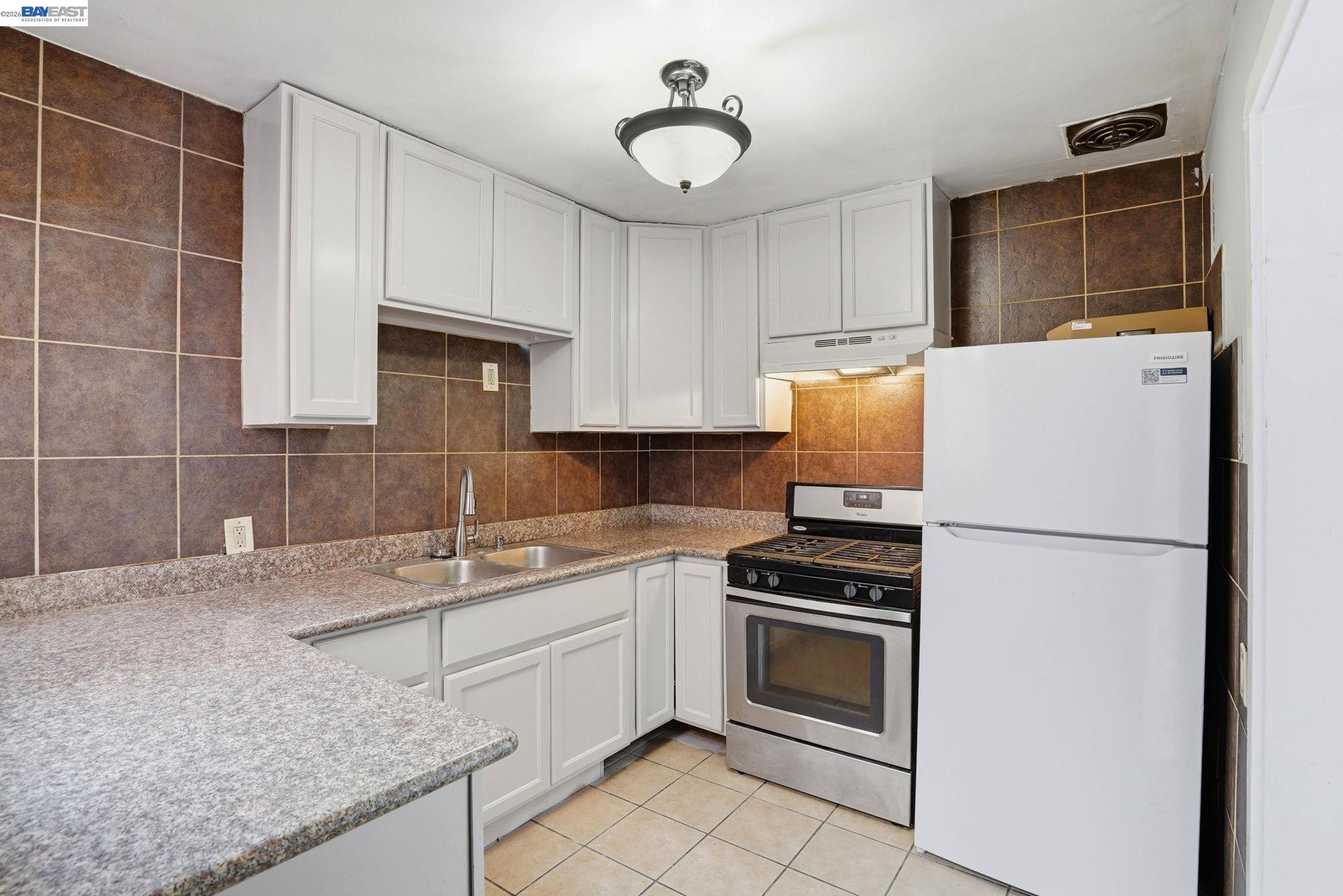 Detail Gallery Image 8 of 27 For 2740 73rd Ave, Oakland,  CA 94605 - – Beds | – Baths