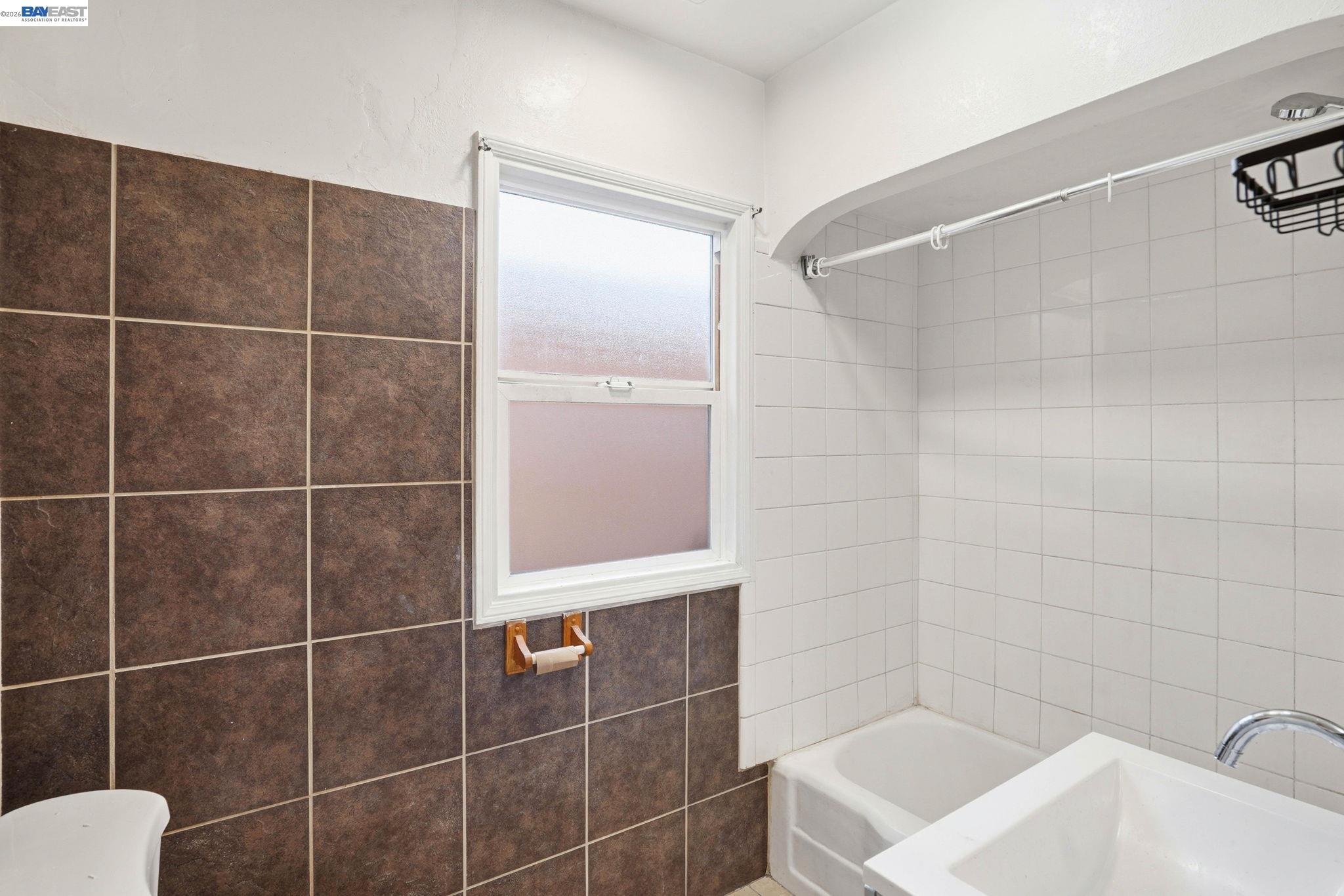 Detail Gallery Image 19 of 27 For 2740 73rd Ave, Oakland,  CA 94605 - – Beds | – Baths