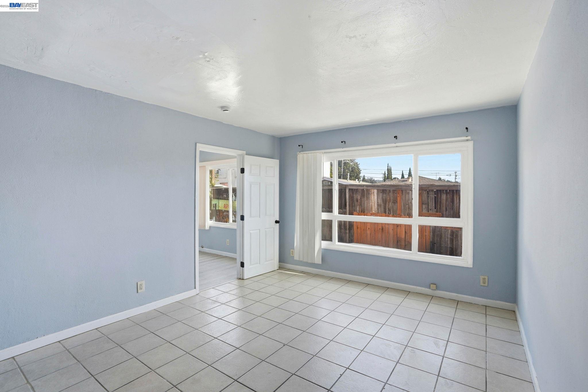 Detail Gallery Image 5 of 27 For 2740 73rd Ave, Oakland,  CA 94605 - – Beds | – Baths