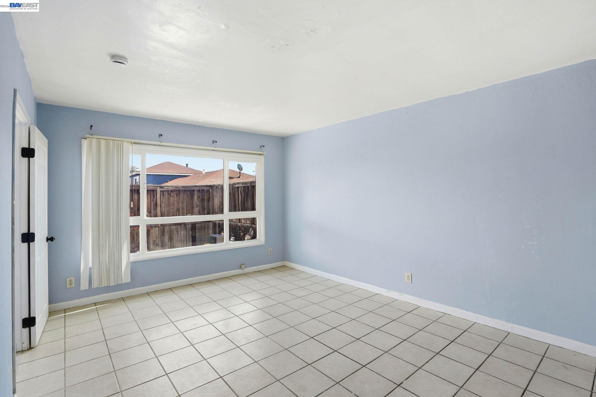 Detail Gallery Image 6 of 27 For 2740 73rd Ave, Oakland,  CA 94605 - – Beds | – Baths