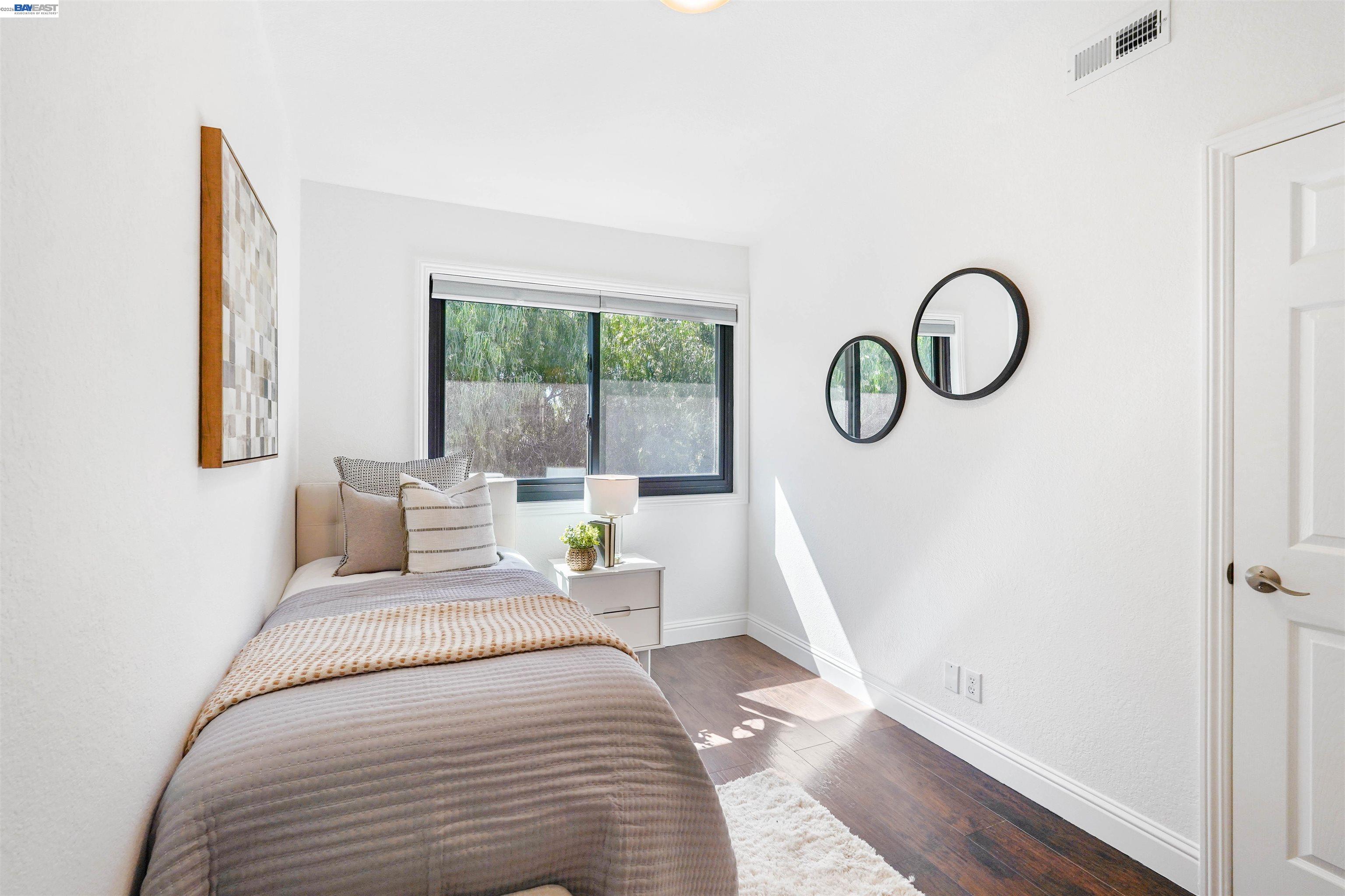Detail Gallery Image 17 of 41 For 232 Race St, San Jose,  CA 95126 - 2 Beds | 2 Baths