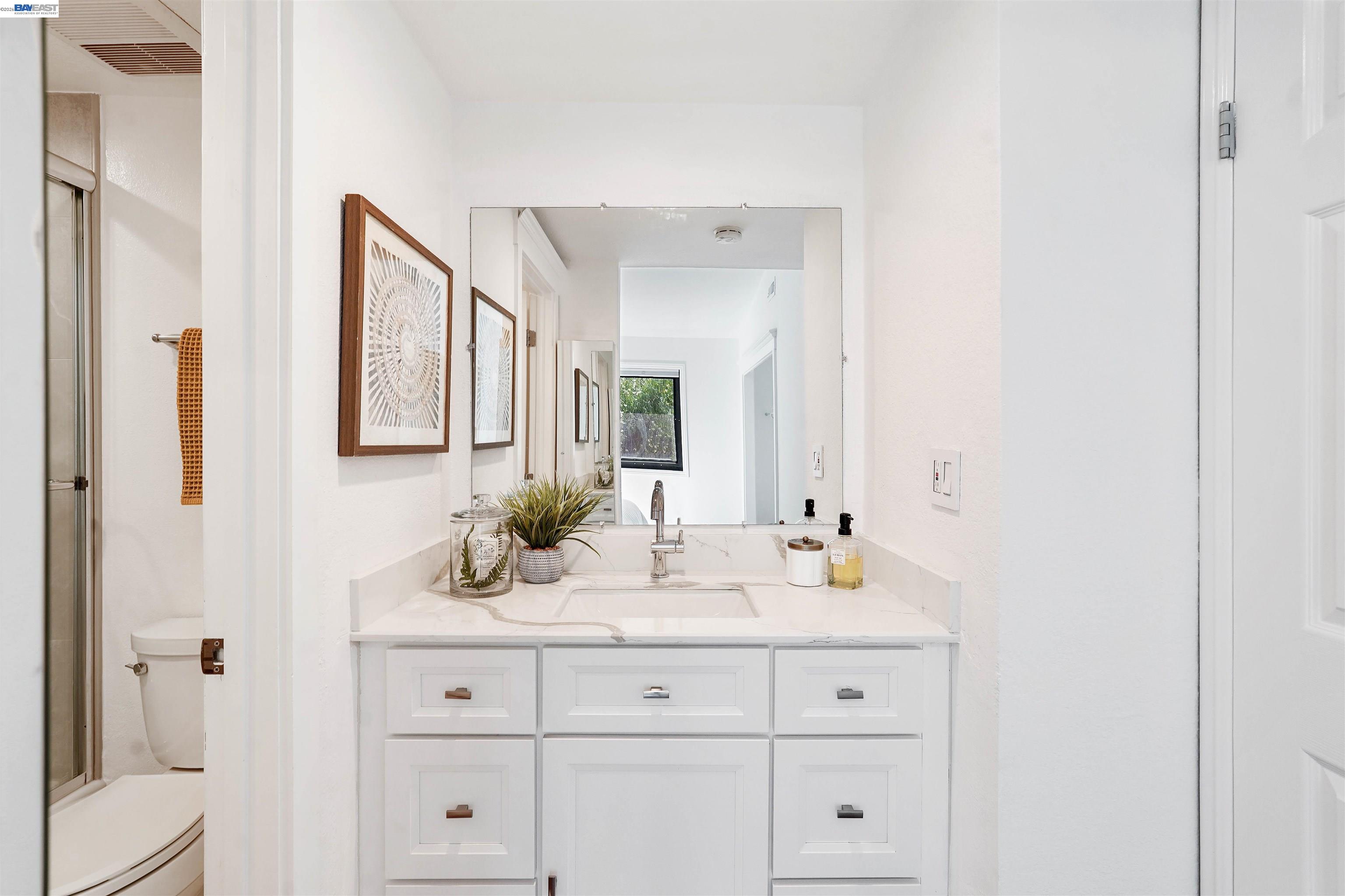 Detail Gallery Image 24 of 41 For 232 Race St, San Jose,  CA 95126 - 2 Beds | 2 Baths