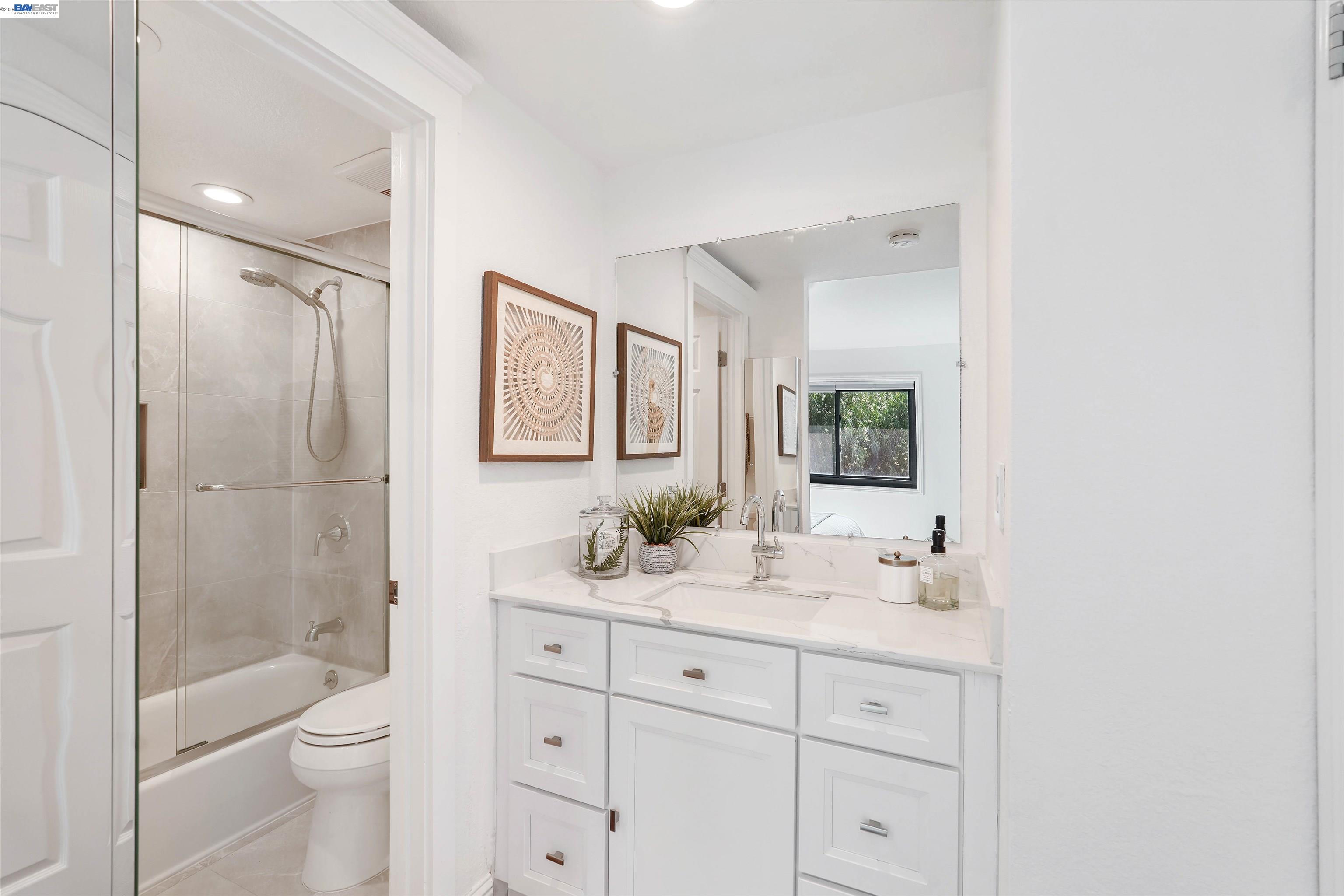 Detail Gallery Image 25 of 41 For 232 Race St, San Jose,  CA 95126 - 2 Beds | 2 Baths