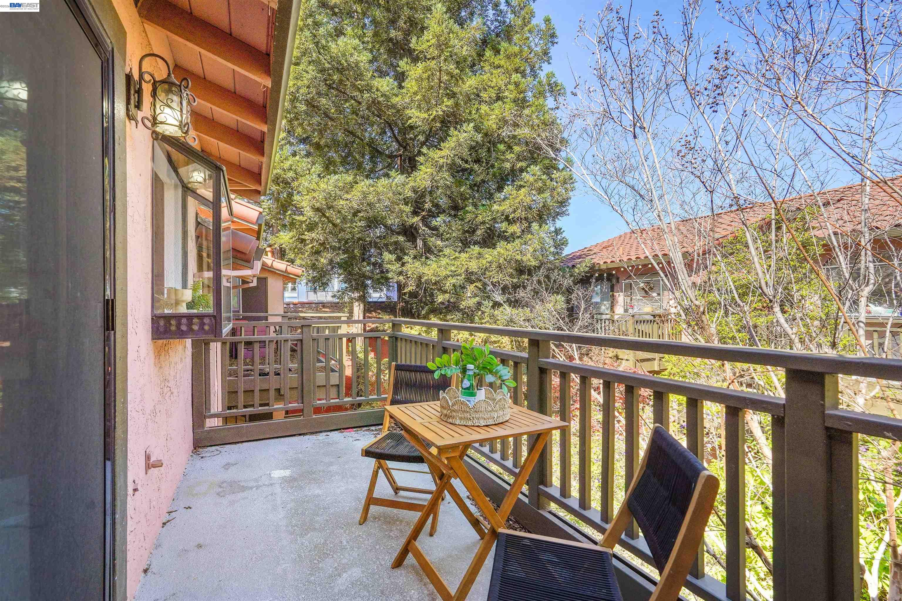 Detail Gallery Image 28 of 41 For 232 Race St, San Jose,  CA 95126 - 2 Beds | 2 Baths