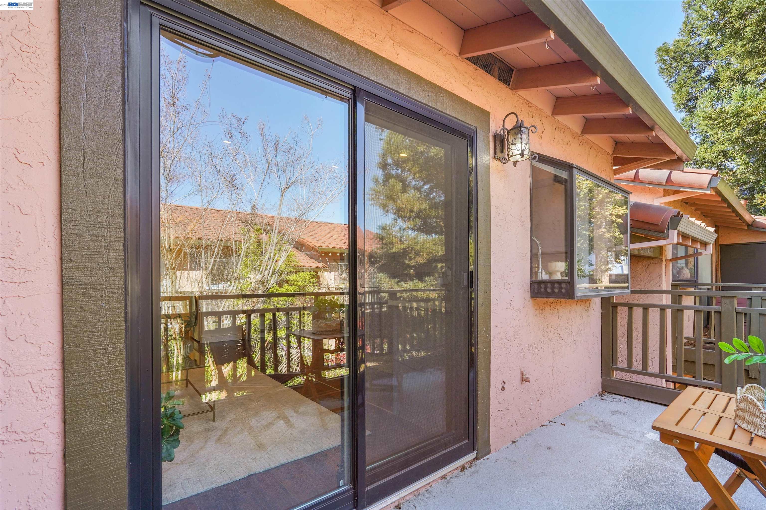 Detail Gallery Image 31 of 41 For 232 Race St, San Jose,  CA 95126 - 2 Beds | 2 Baths