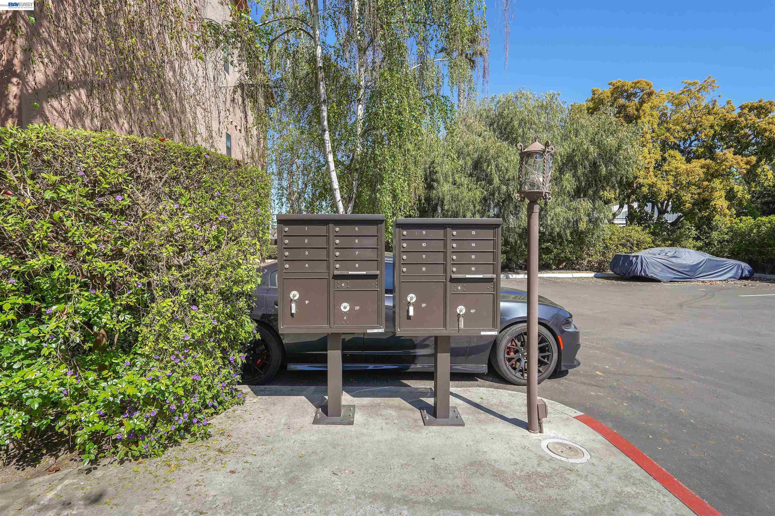 Detail Gallery Image 39 of 41 For 232 Race St, San Jose,  CA 95126 - 2 Beds | 2 Baths