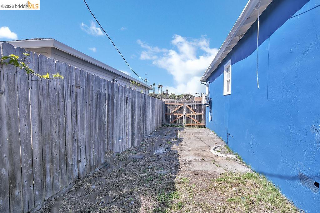 Detail Gallery Image 15 of 16 For 1012 Pine St, Vallejo,  CA 94590 - 2 Beds | 1 Baths