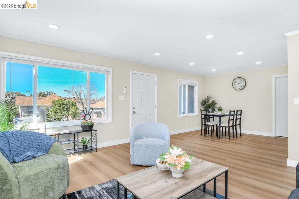 Detail Gallery Image 5 of 16 For 1012 Pine St, Vallejo,  CA 94590 - 2 Beds | 1 Baths