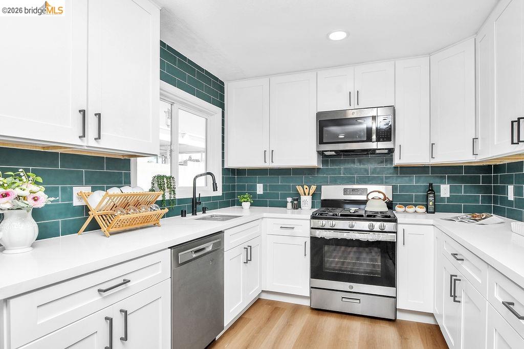 Detail Gallery Image 6 of 16 For 1012 Pine St, Vallejo,  CA 94590 - 2 Beds | 1 Baths